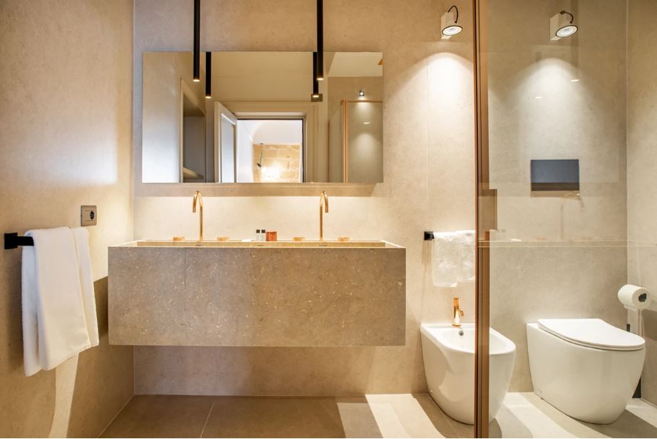 Suite King Bed with Jacuzzi