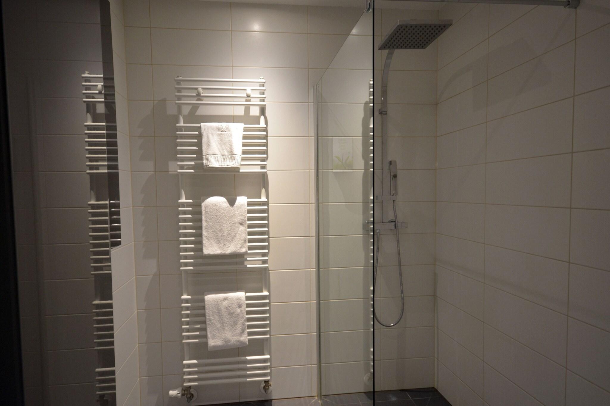 Apartment Queen Size Bed