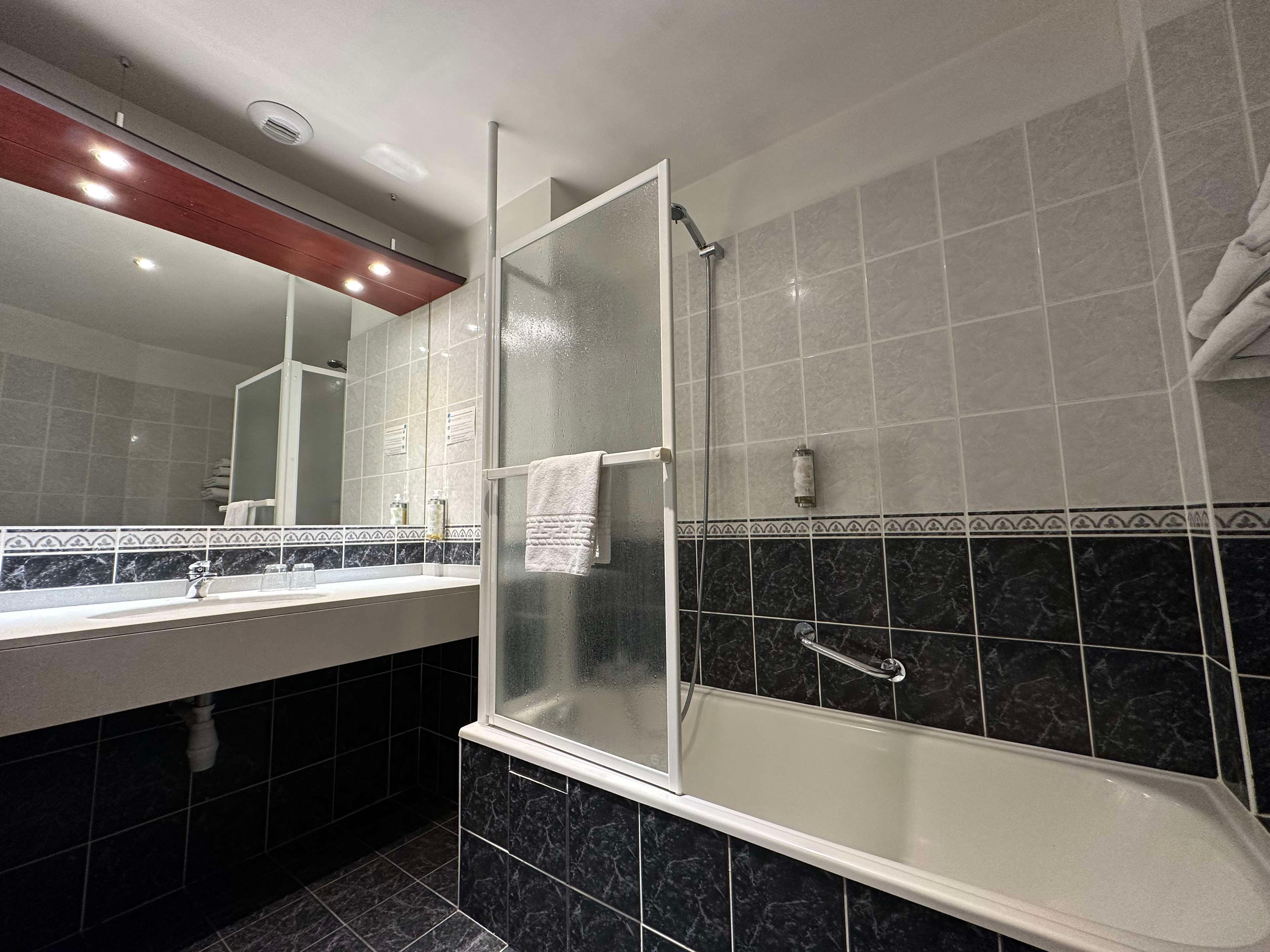 Double Queen Size Bed