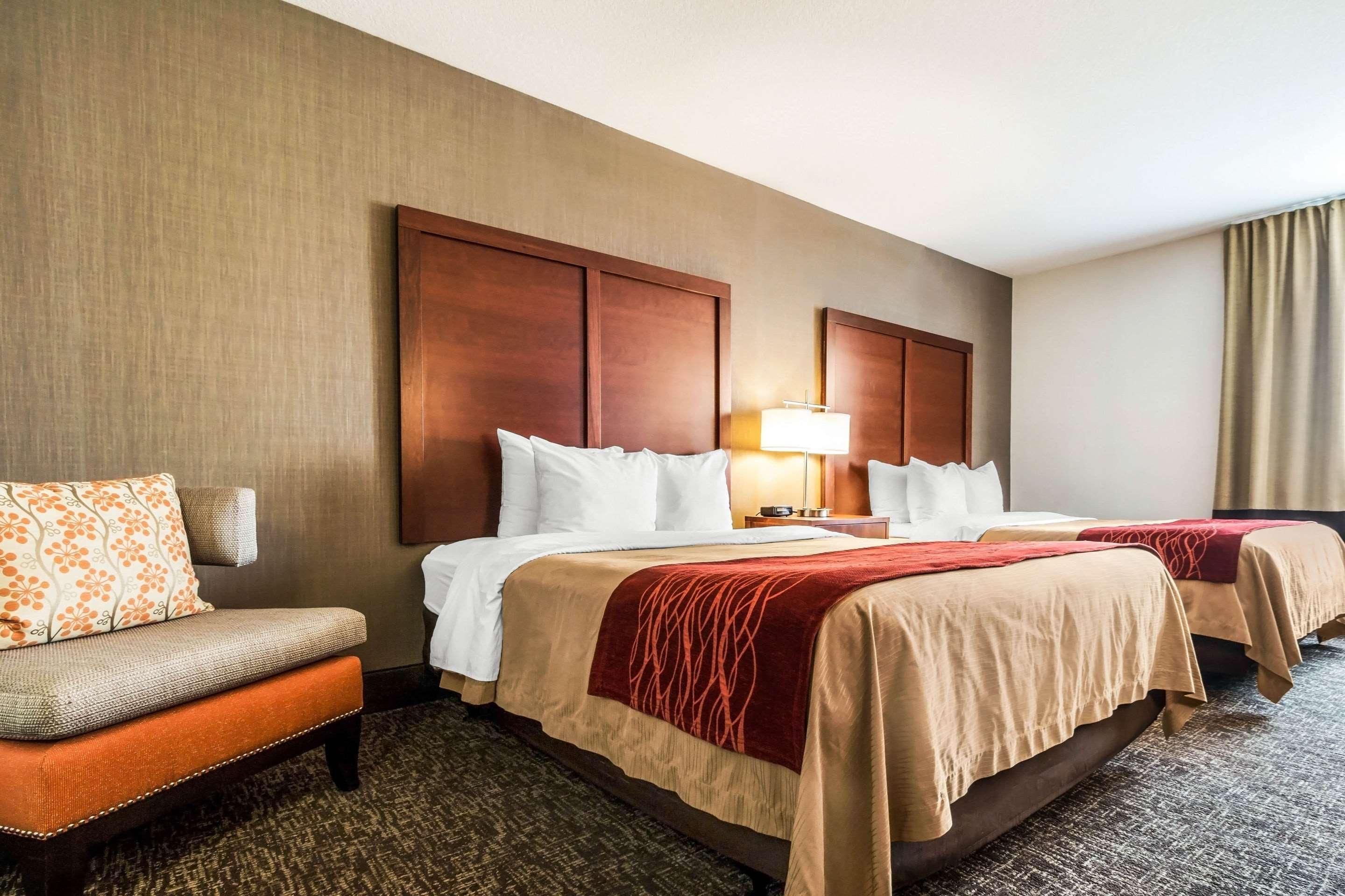 Twin Two Queen Beds Non Smoking