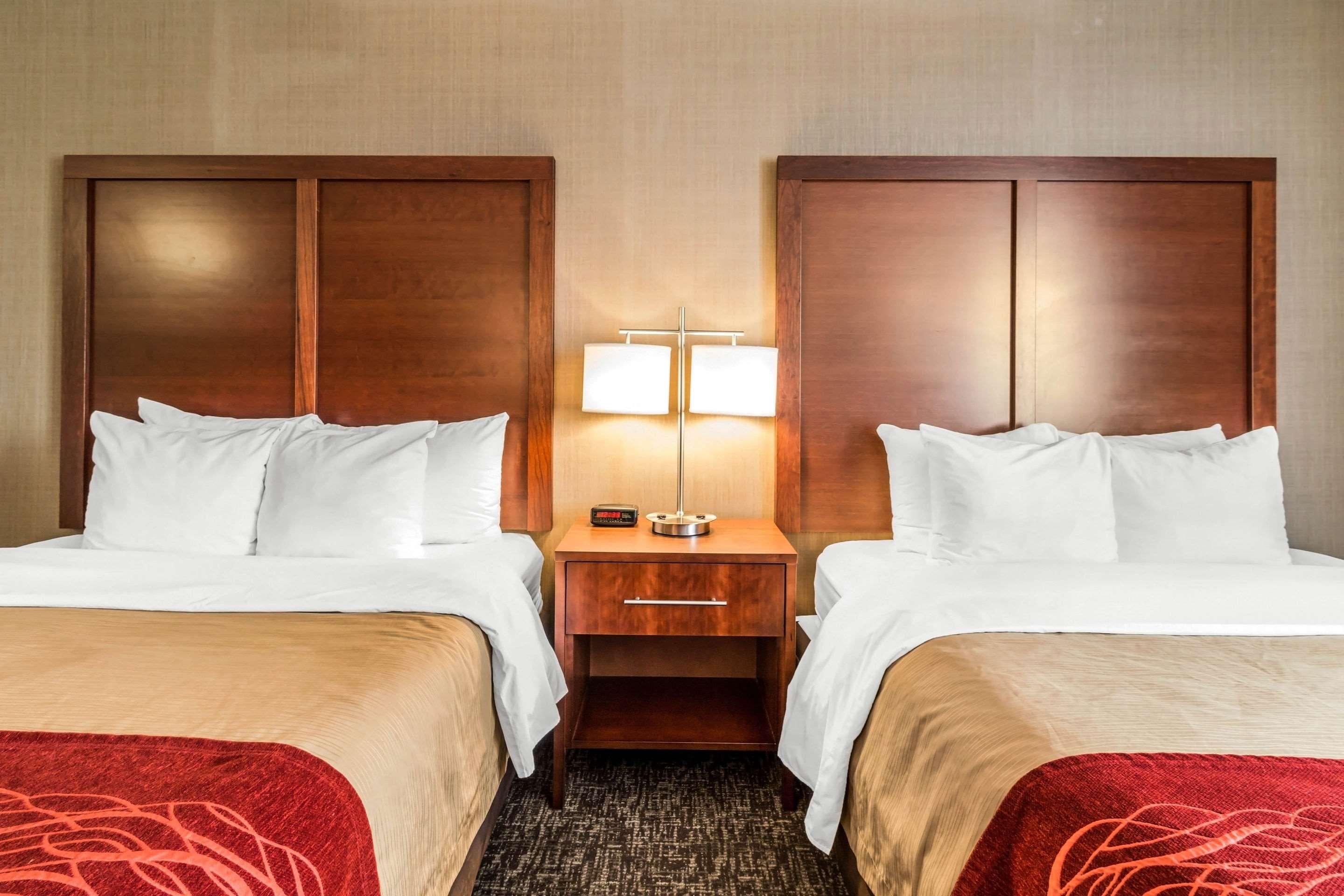 Twin Two Queen Beds Non Smoking