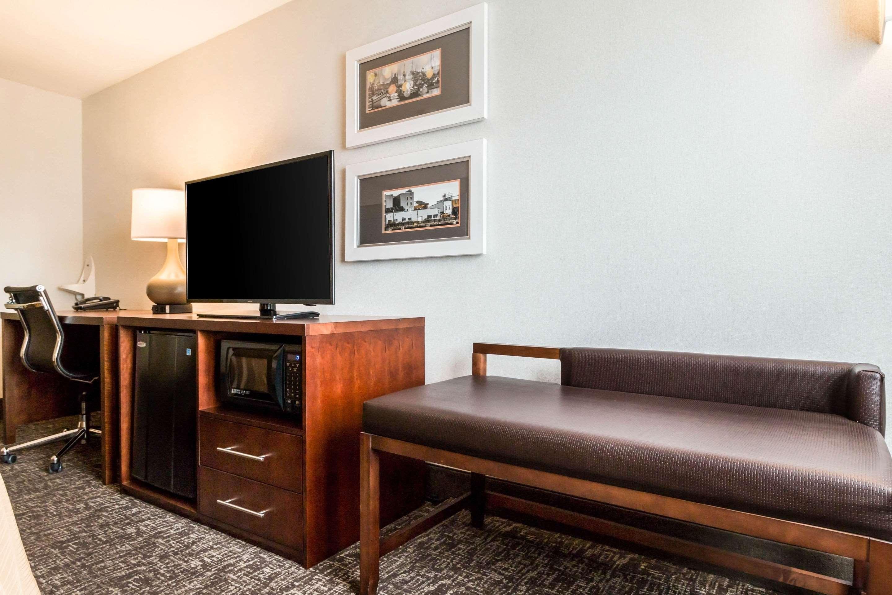 Quadruple Two Queen Beds