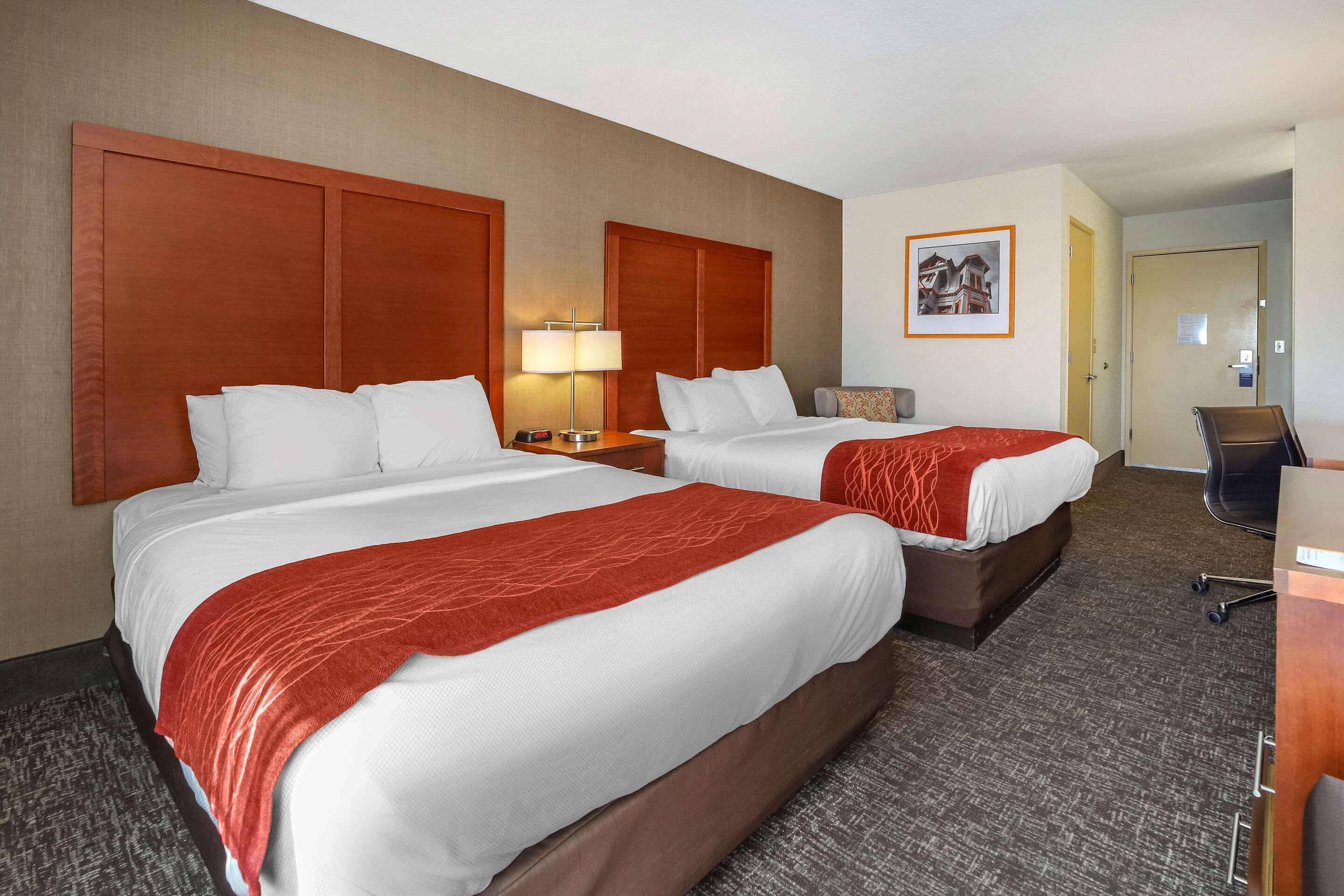 Twin Two Queen Beds Non Smoking