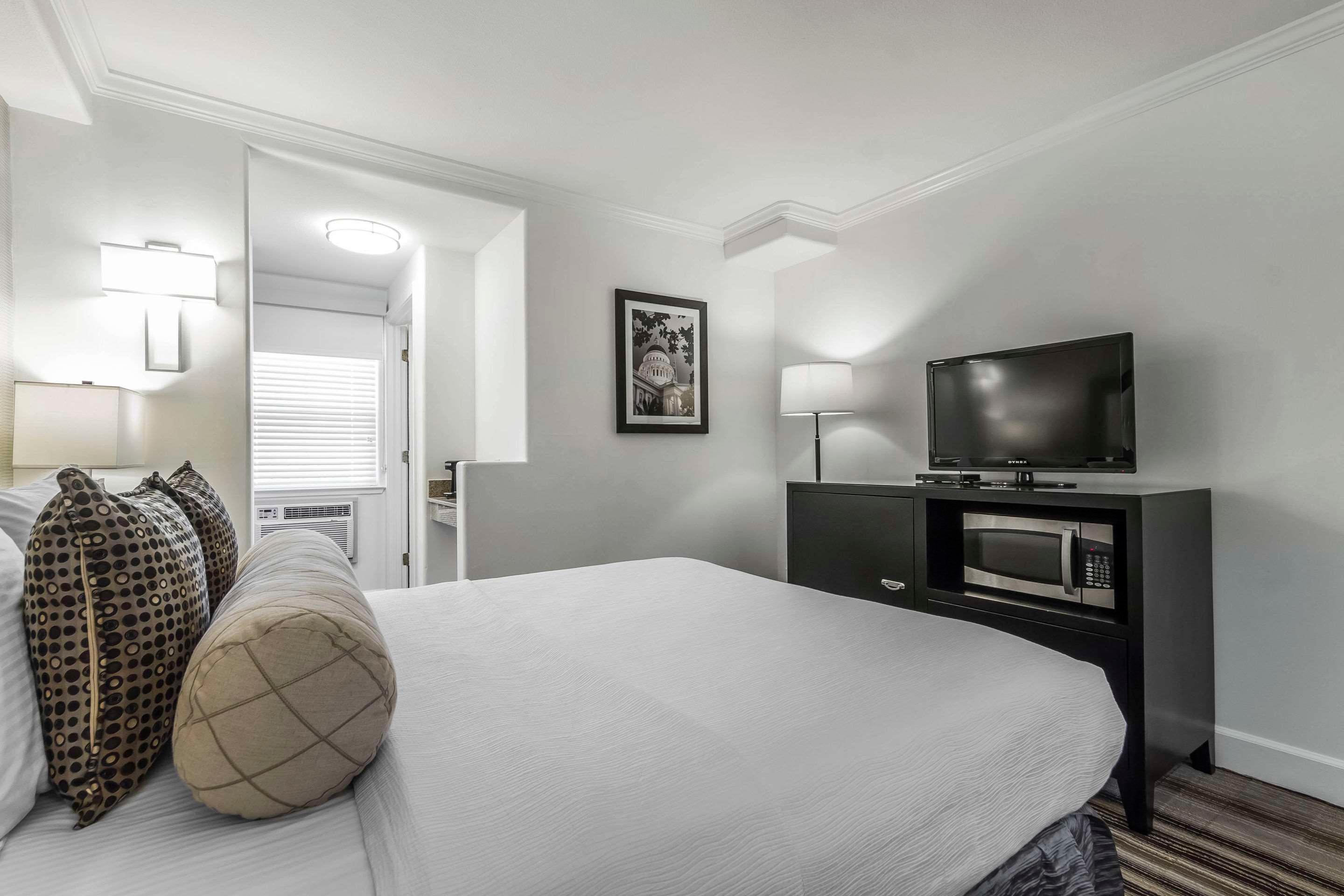 Double Queen Bed Non Smoking