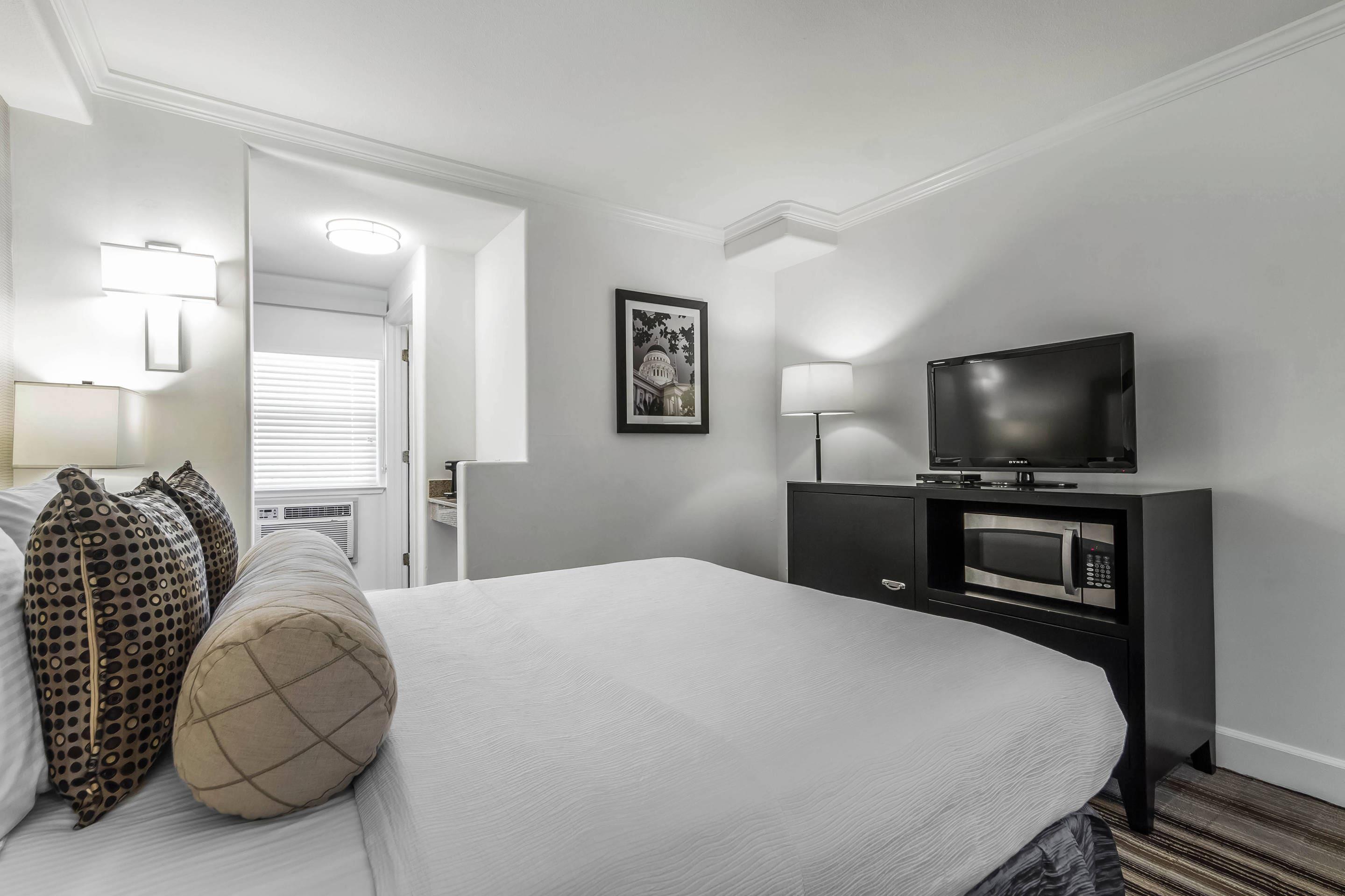 Double Queen Bed Non Smoking