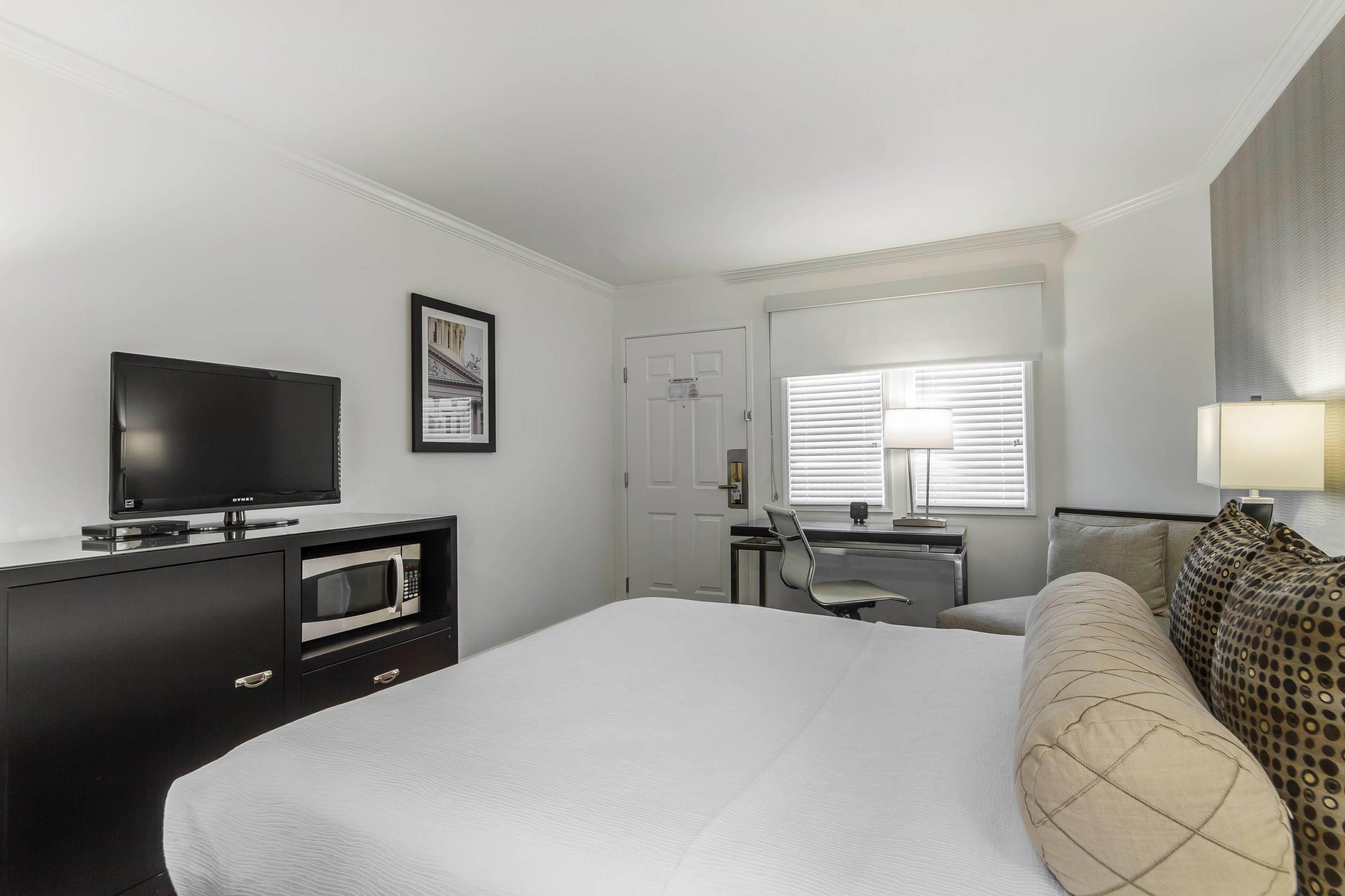 Double Queen Bed Non Smoking