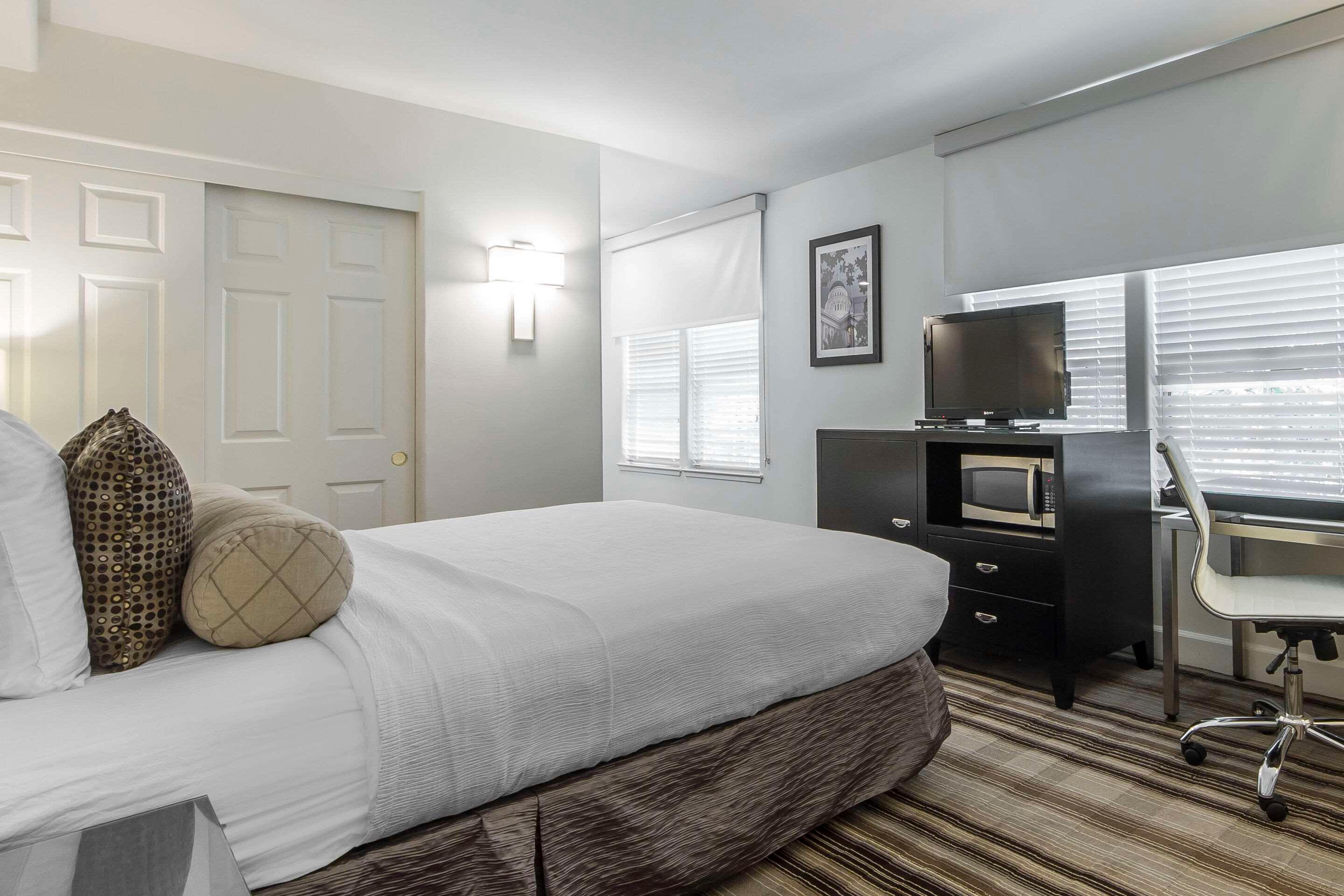 Double Queen Size Bed