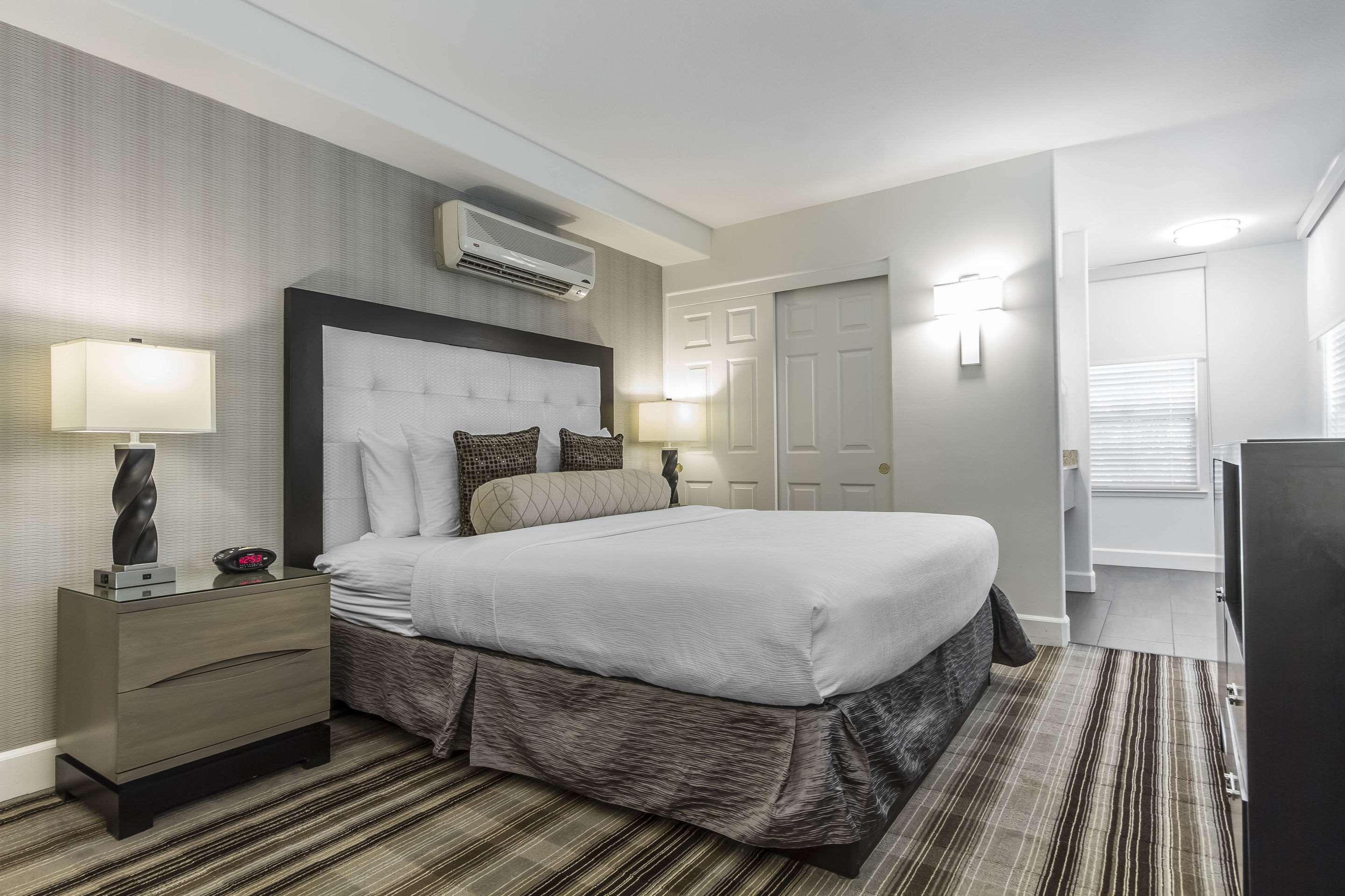 Double Queen Size Bed