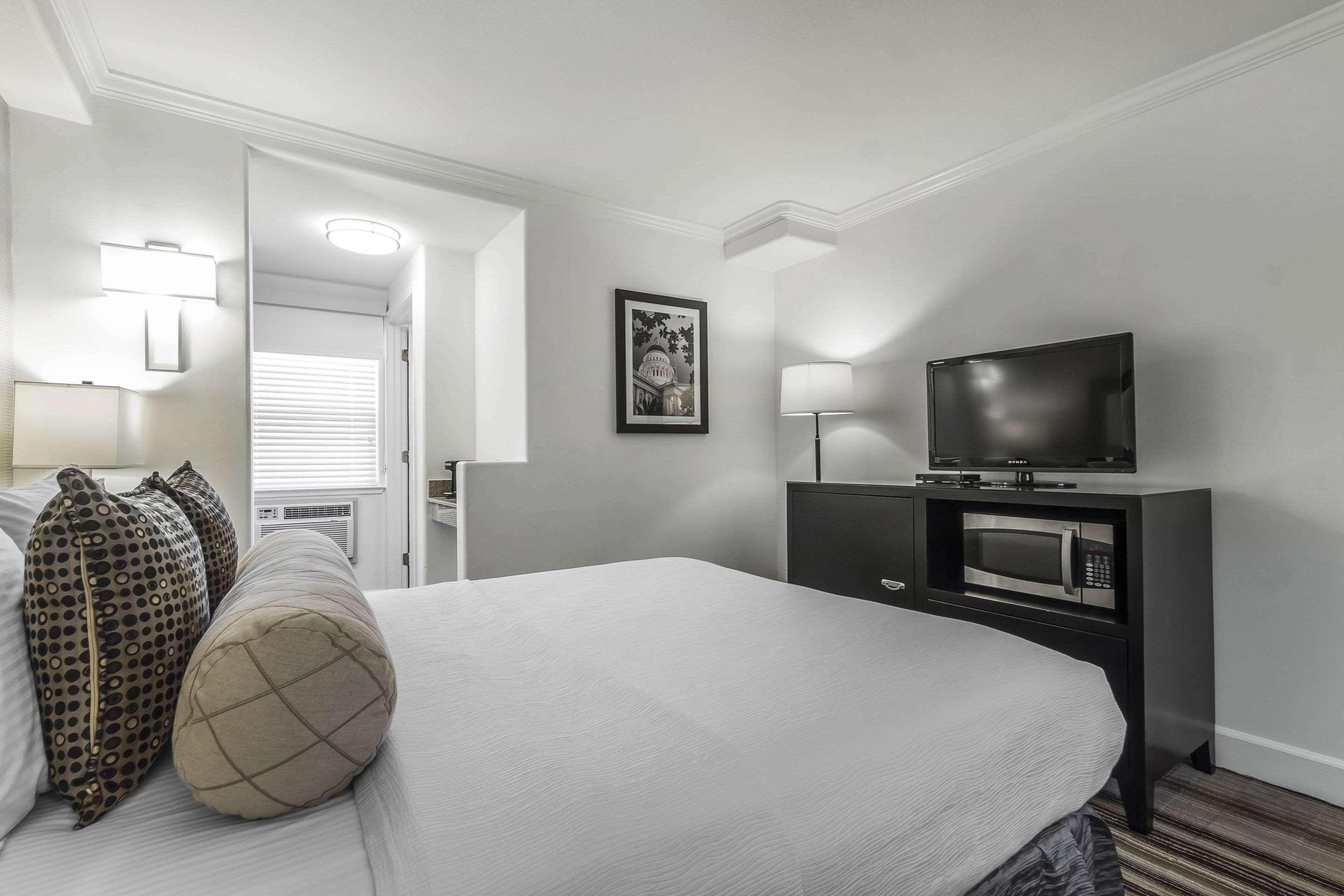 Double Queen Bed Non Smoking