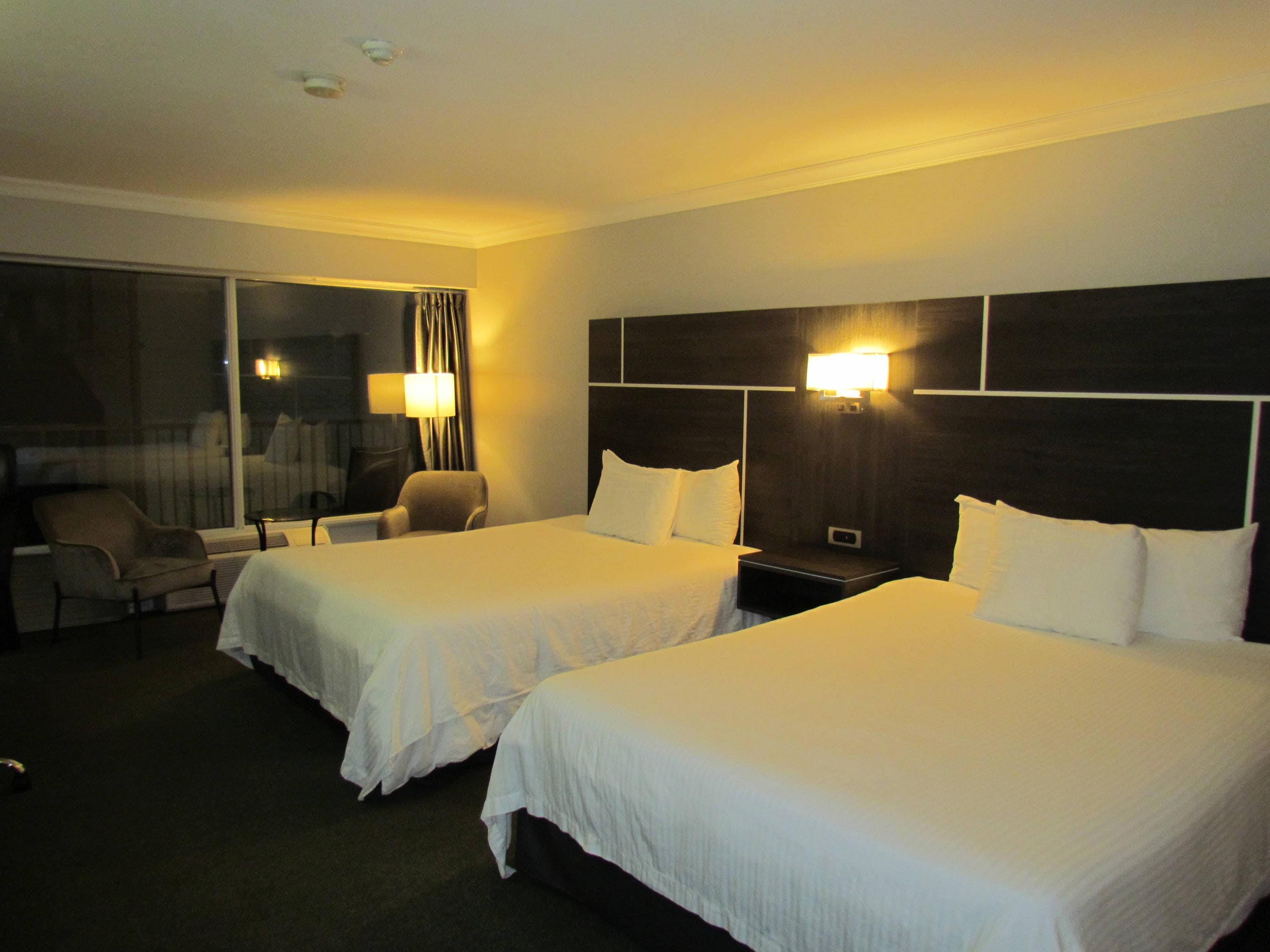 Twin Two Queen Beds Non Smoking