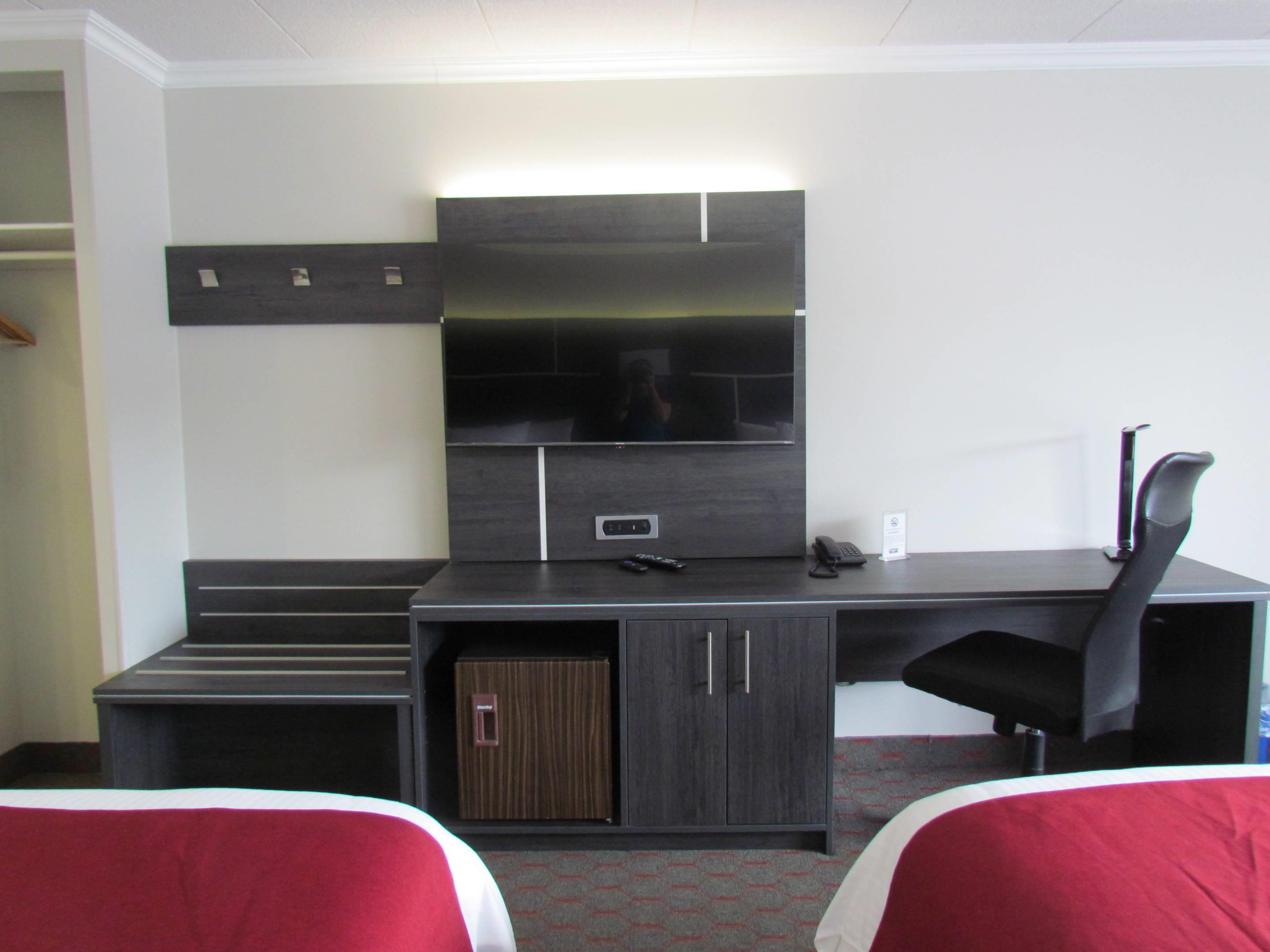 Twin Two Queen Beds Non Smoking