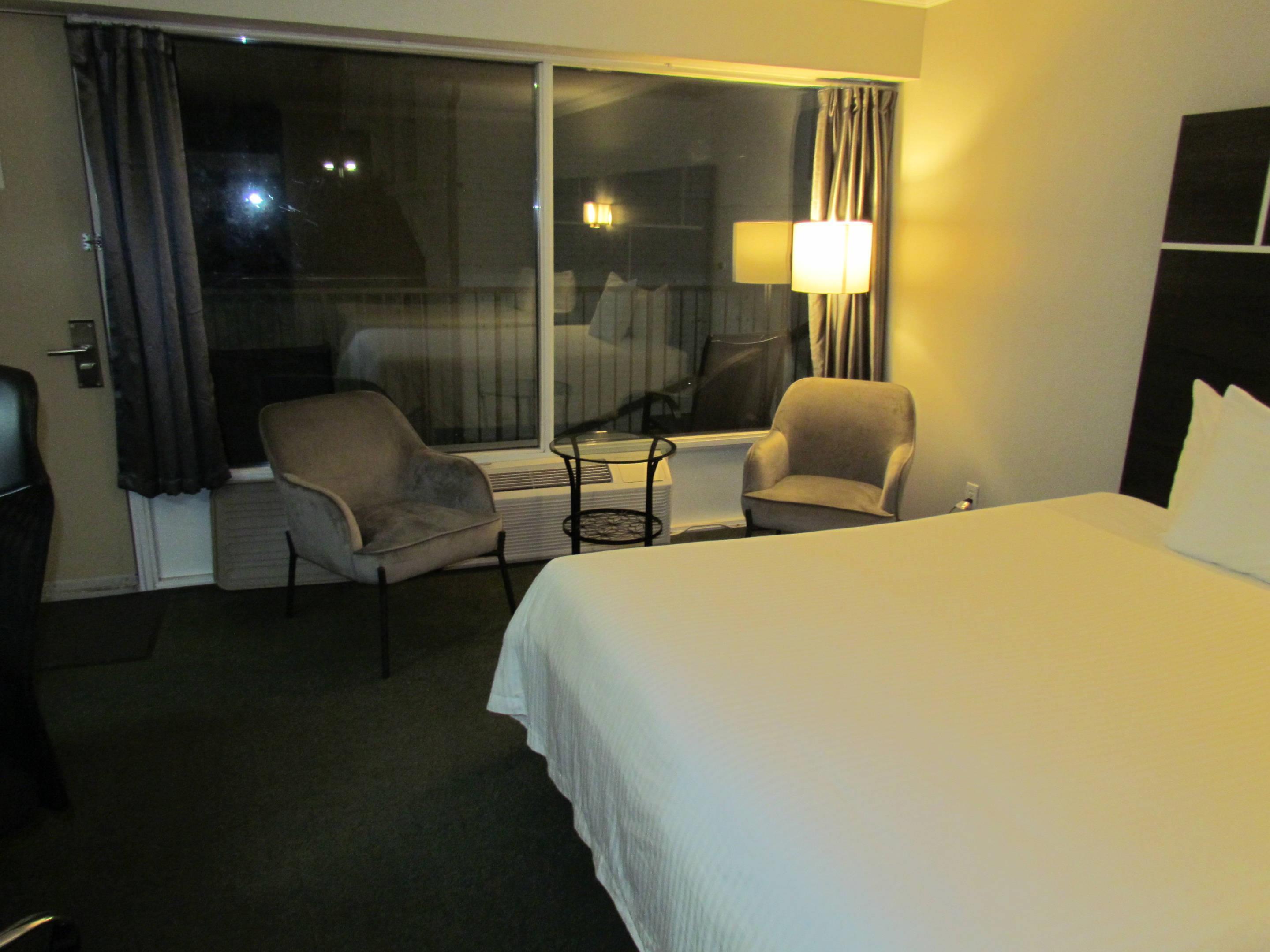 Twin Two Queen Beds Non Smoking