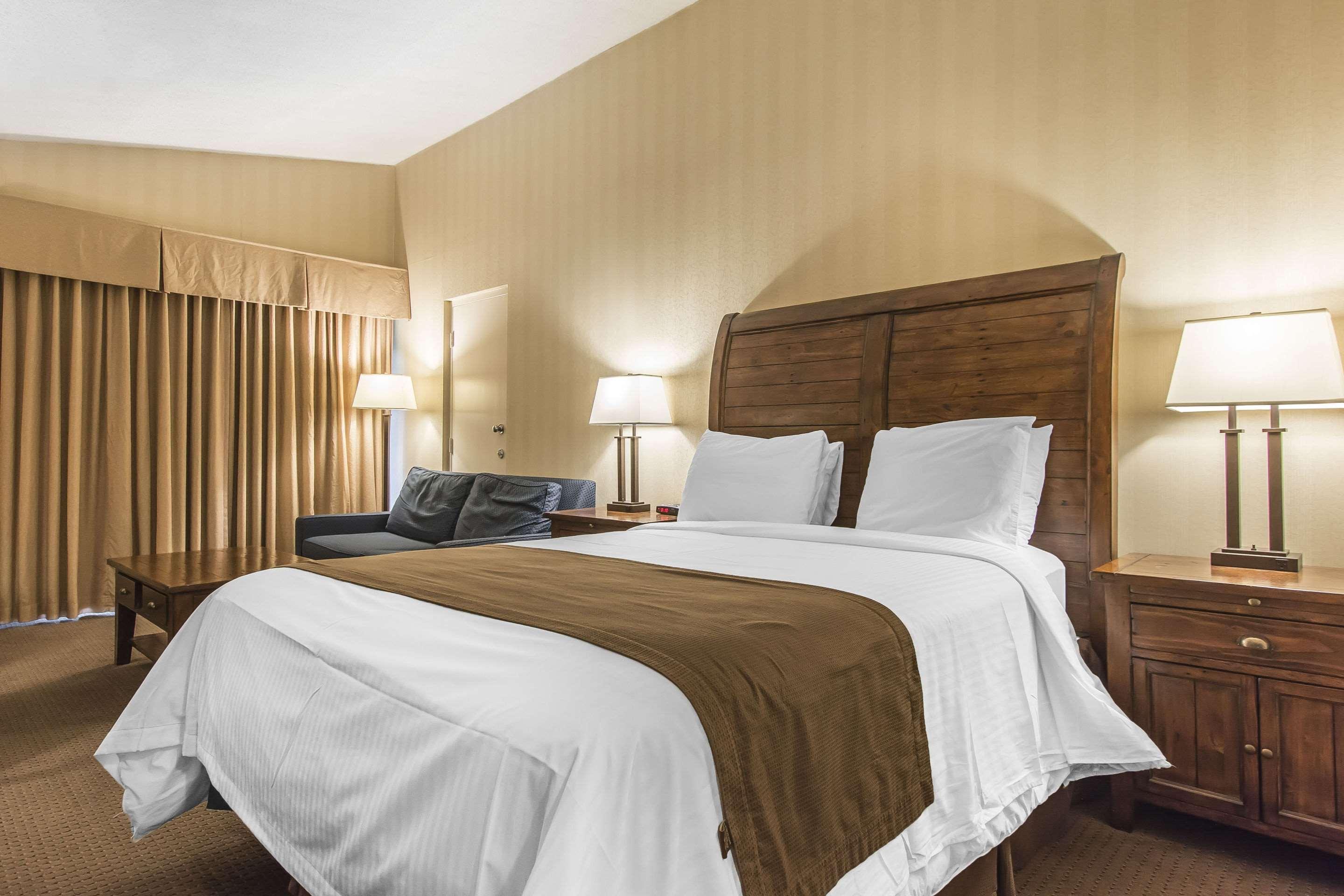 Double Queen Size Bed