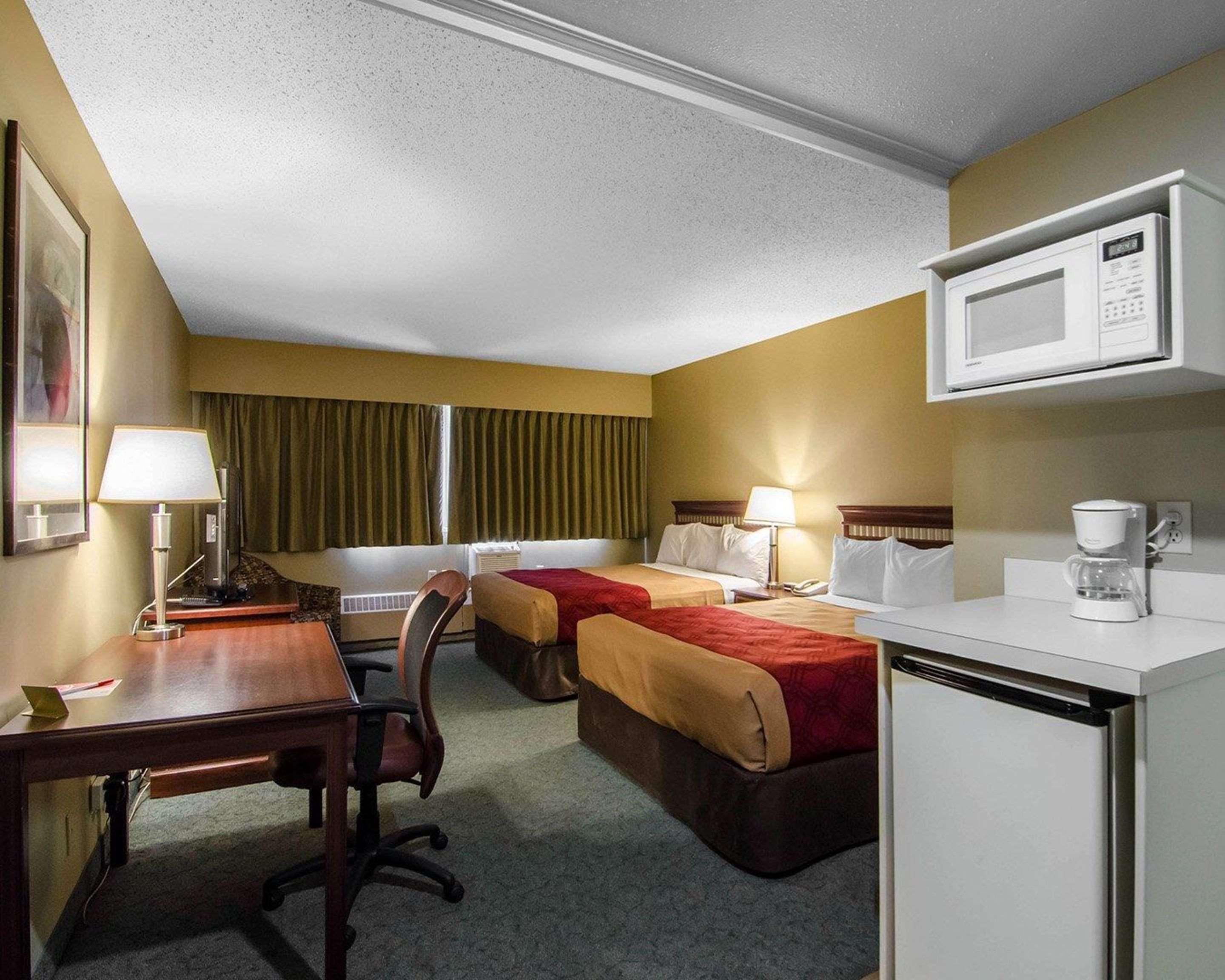 Double Two Queen Beds Non Smoking