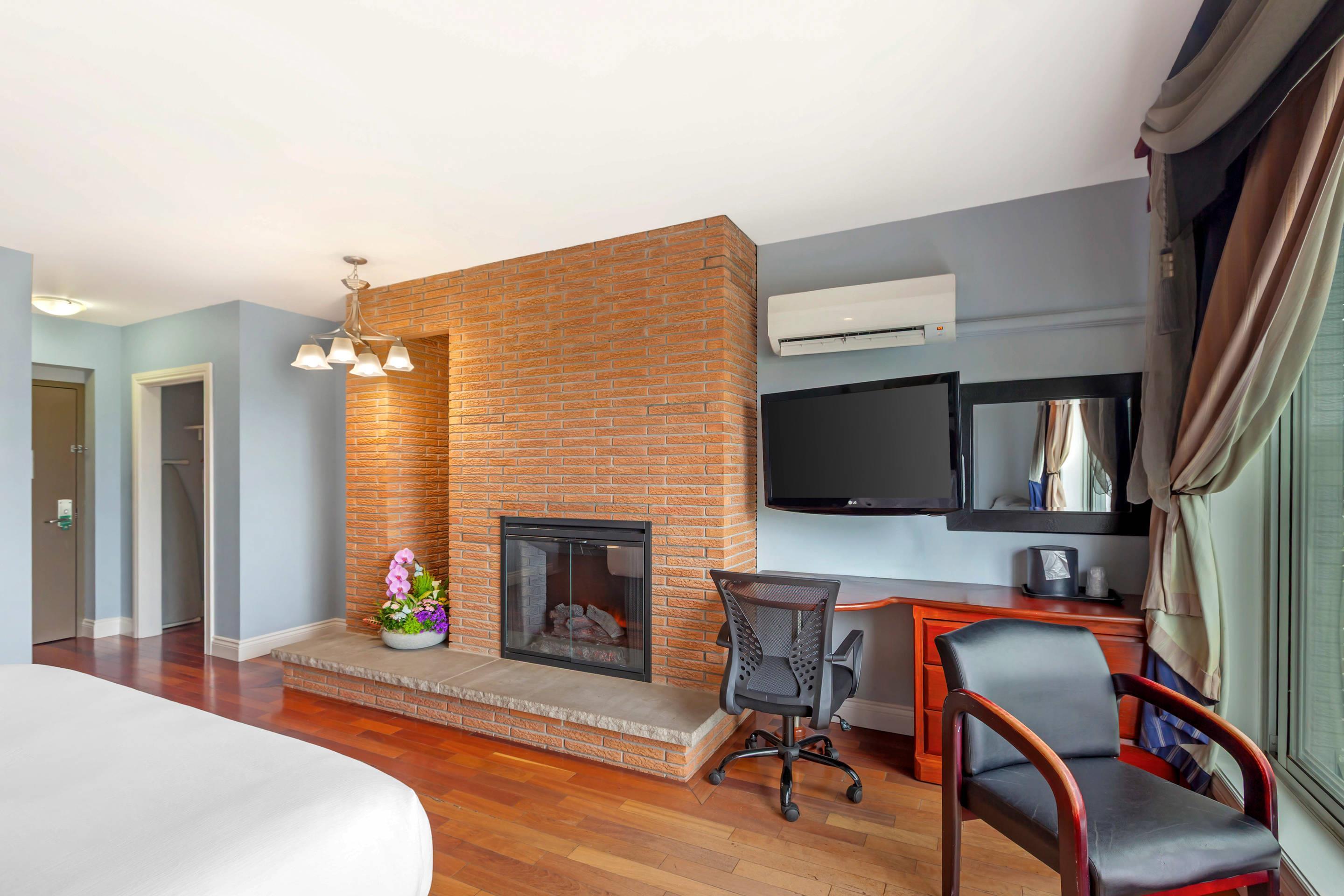 Double Queen Size Bed