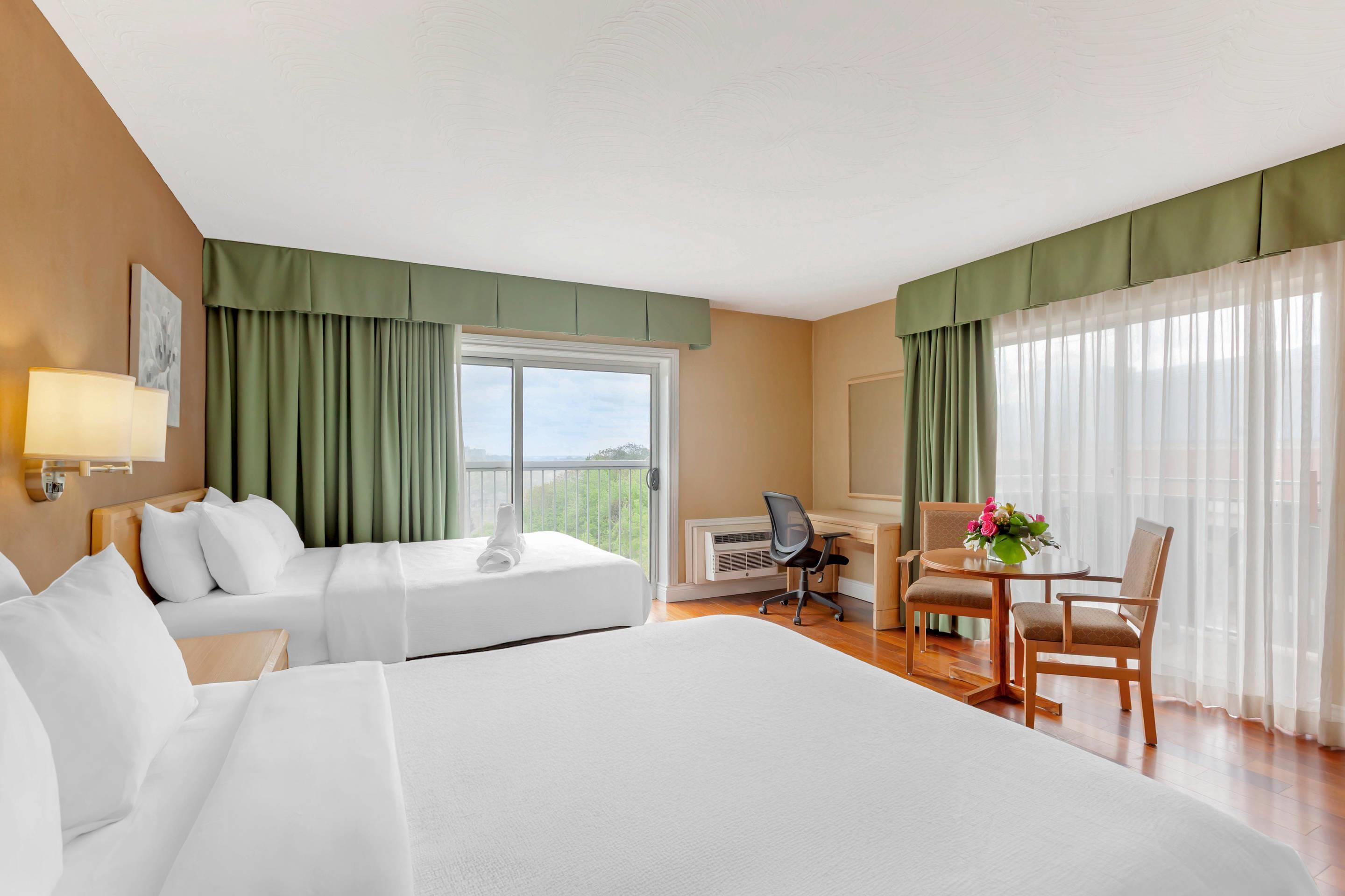 Twin Two Queen Beds Non Smoking