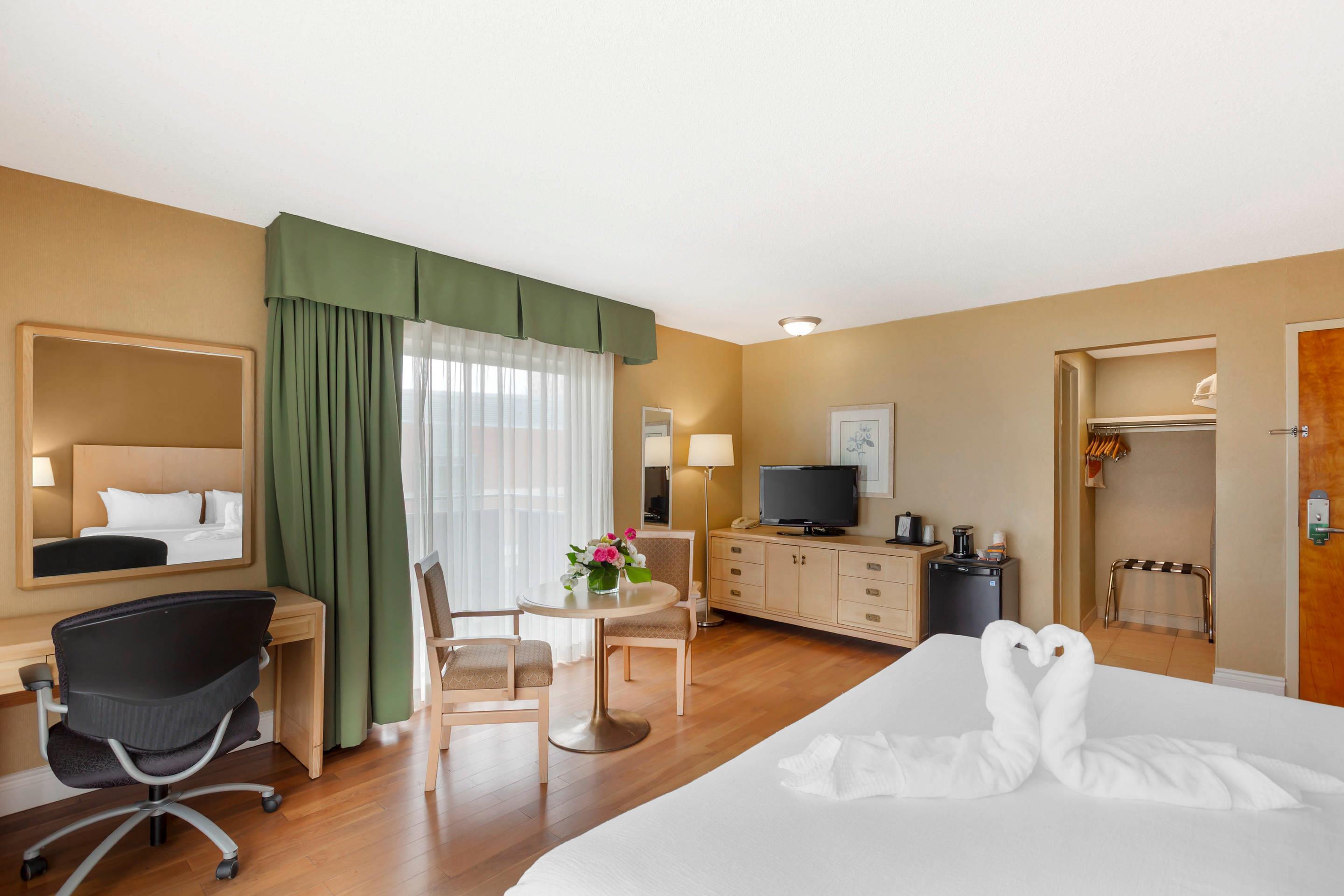 Double King Size Bed