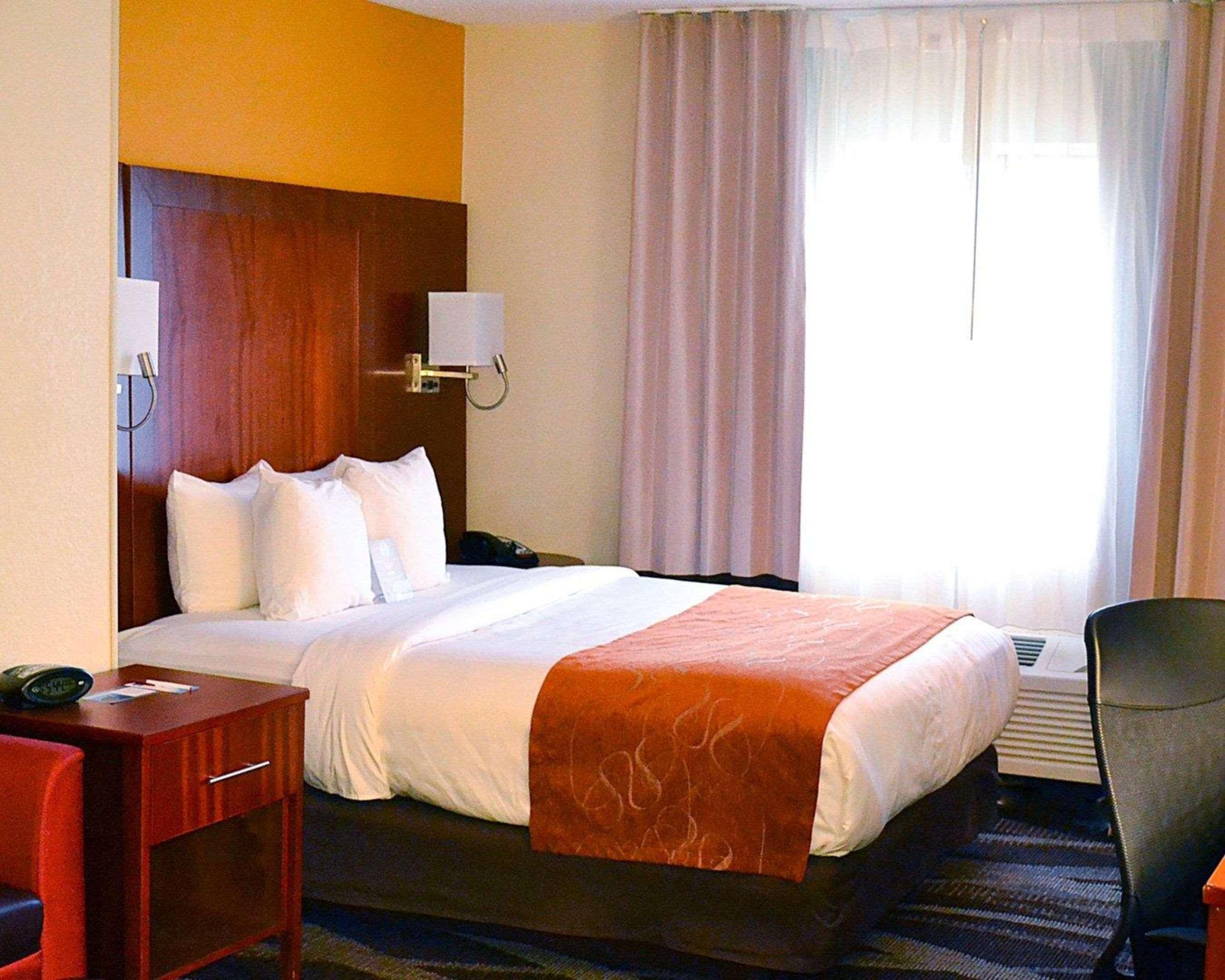 Suite Queen Size Bed