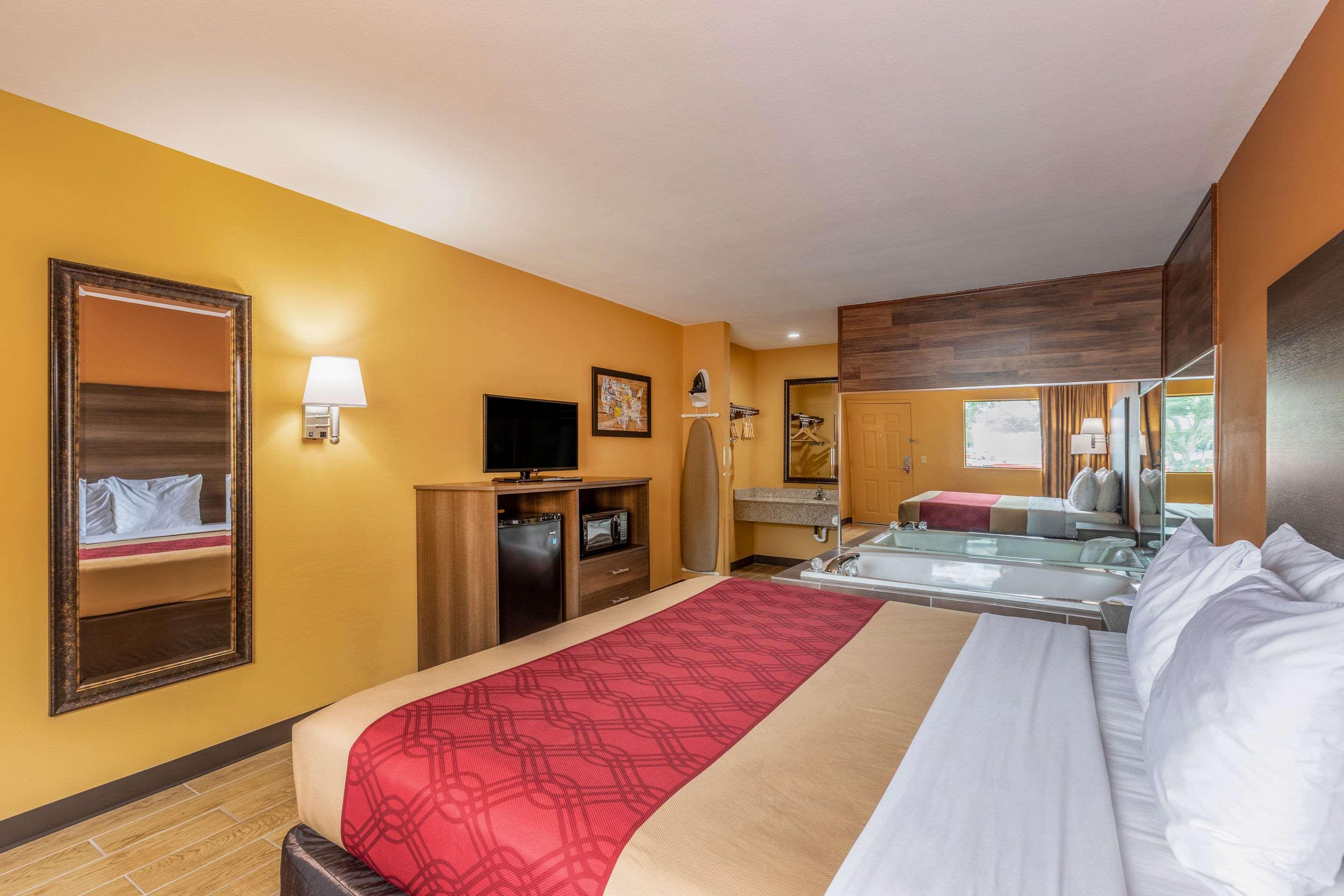 Double King Bed Non Smoking