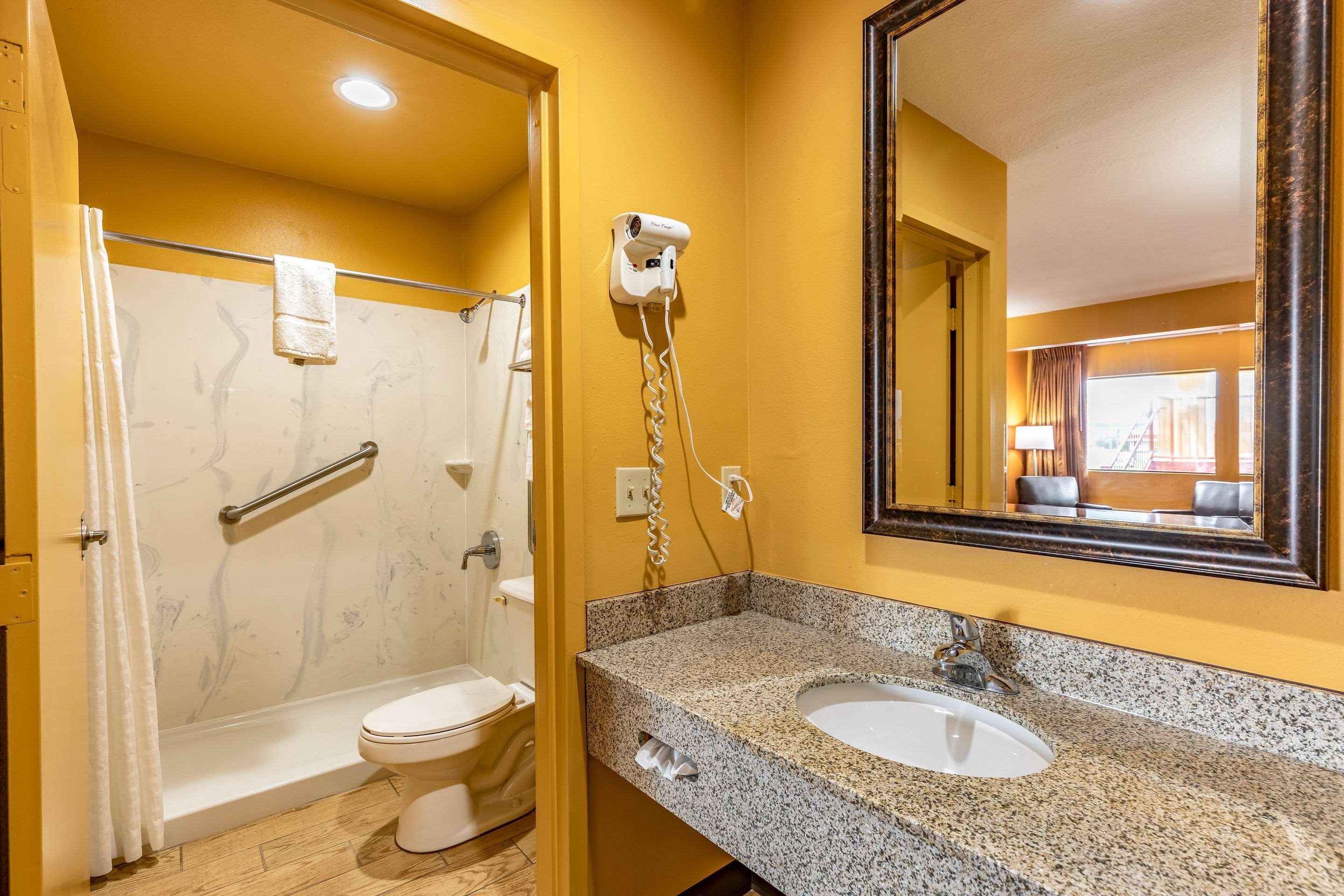 Double King Bed Non Smoking