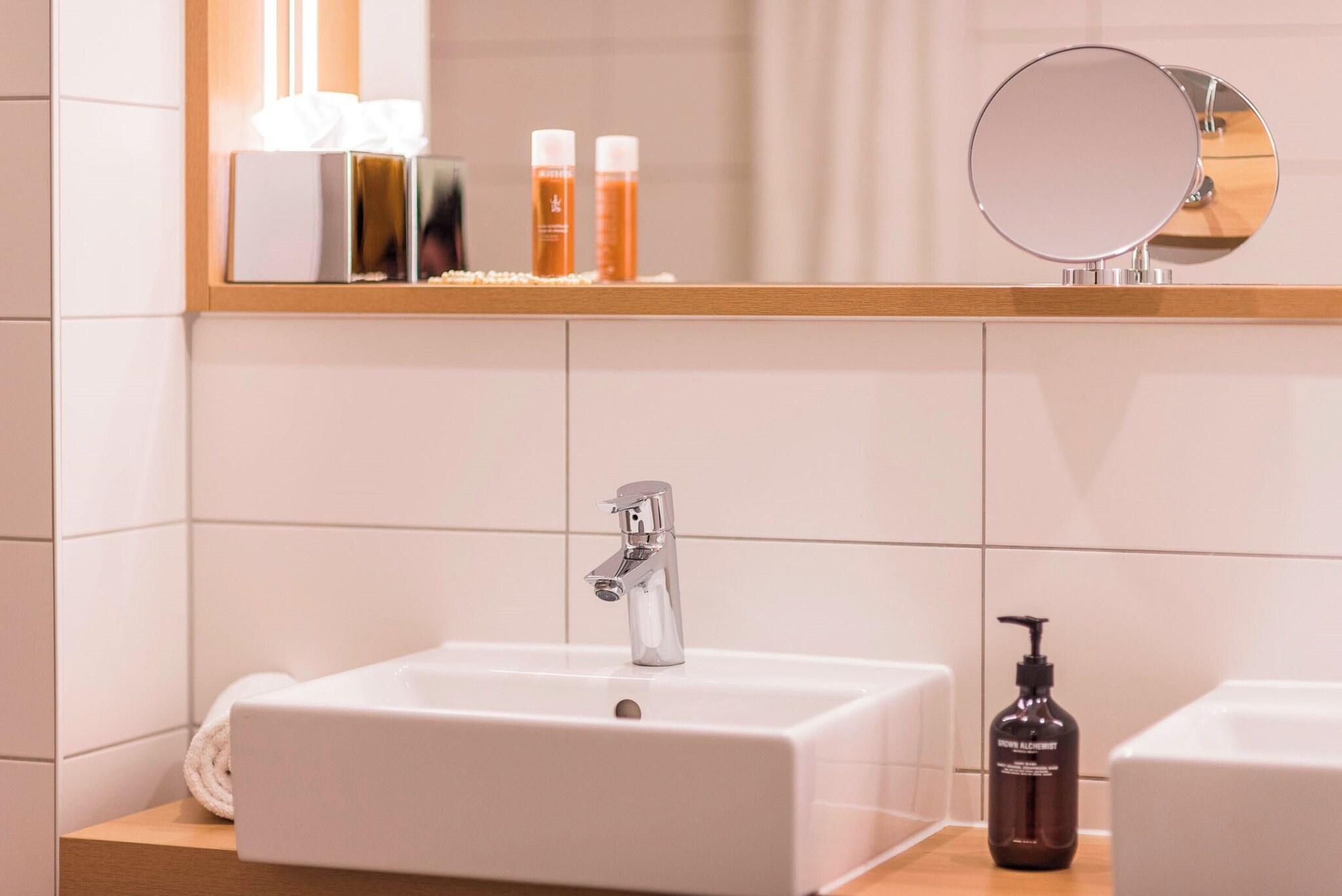 Double Deluxe King Bed