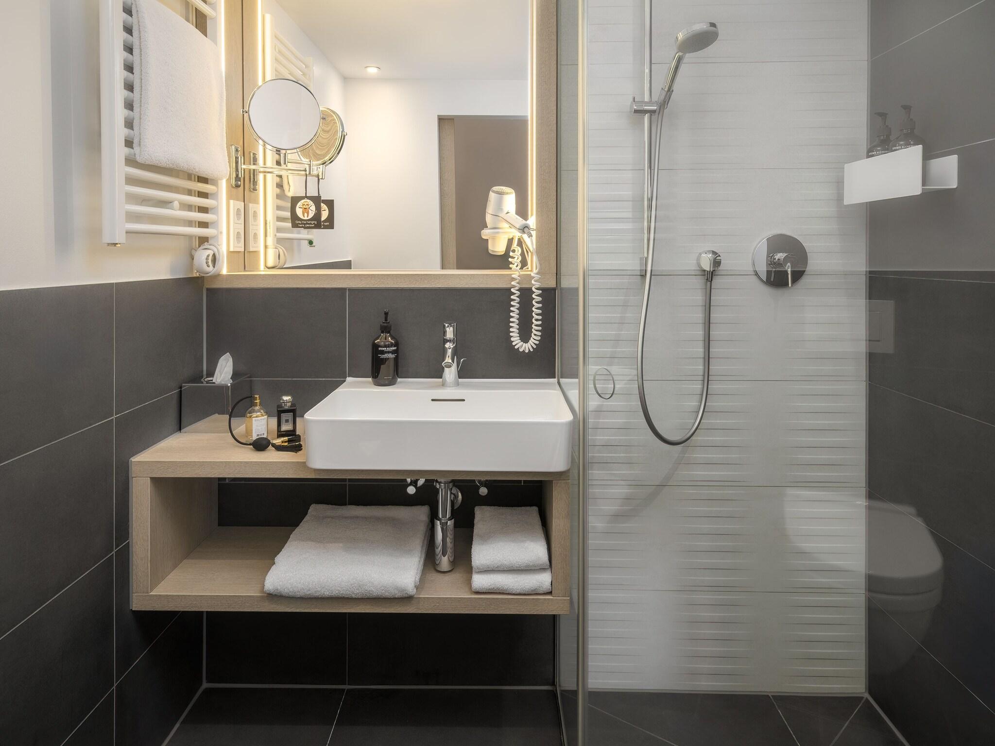 Double Business Queen Bed