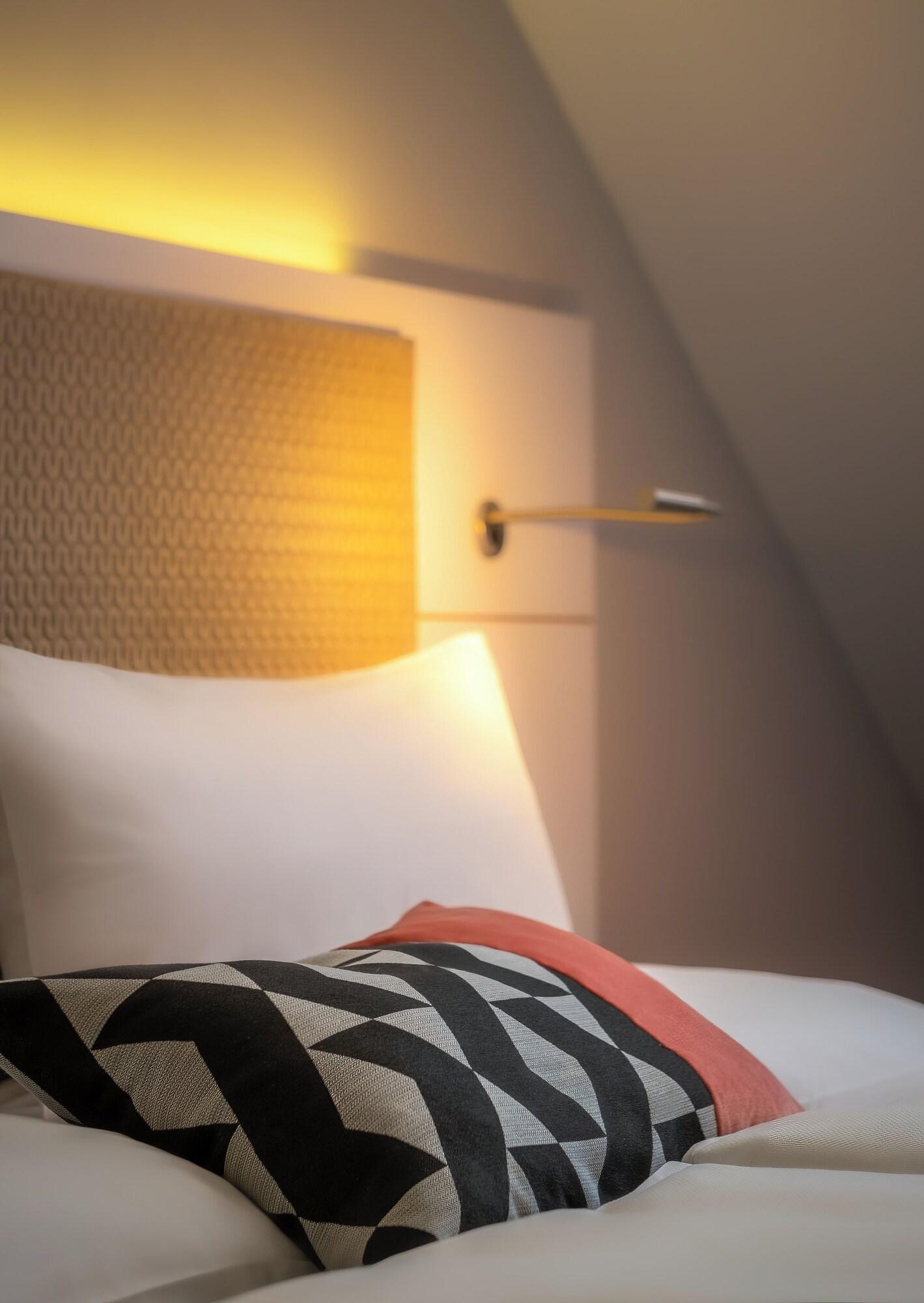 Double Business Queen Bed