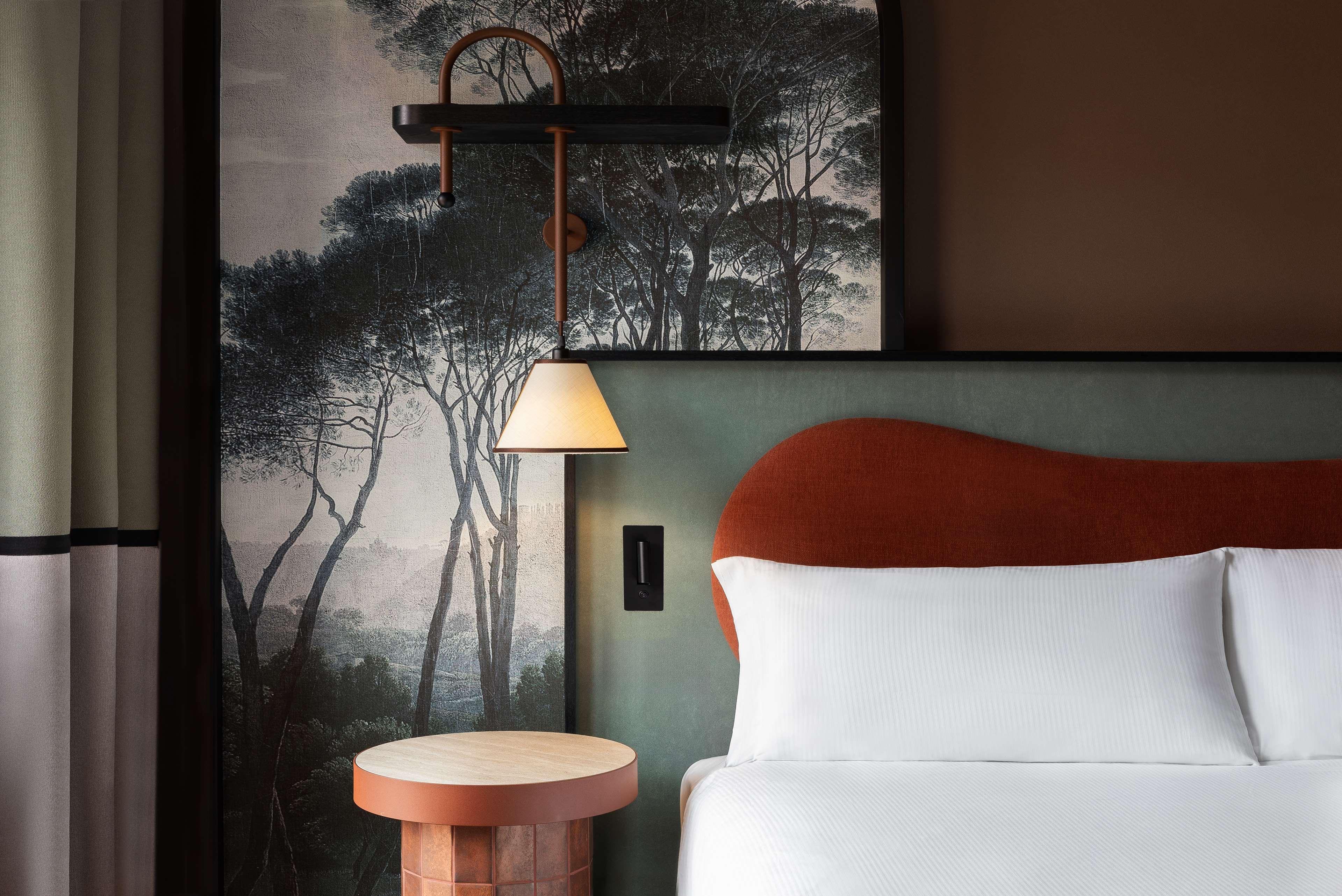 Double or Twin Guest Room Queen Bed