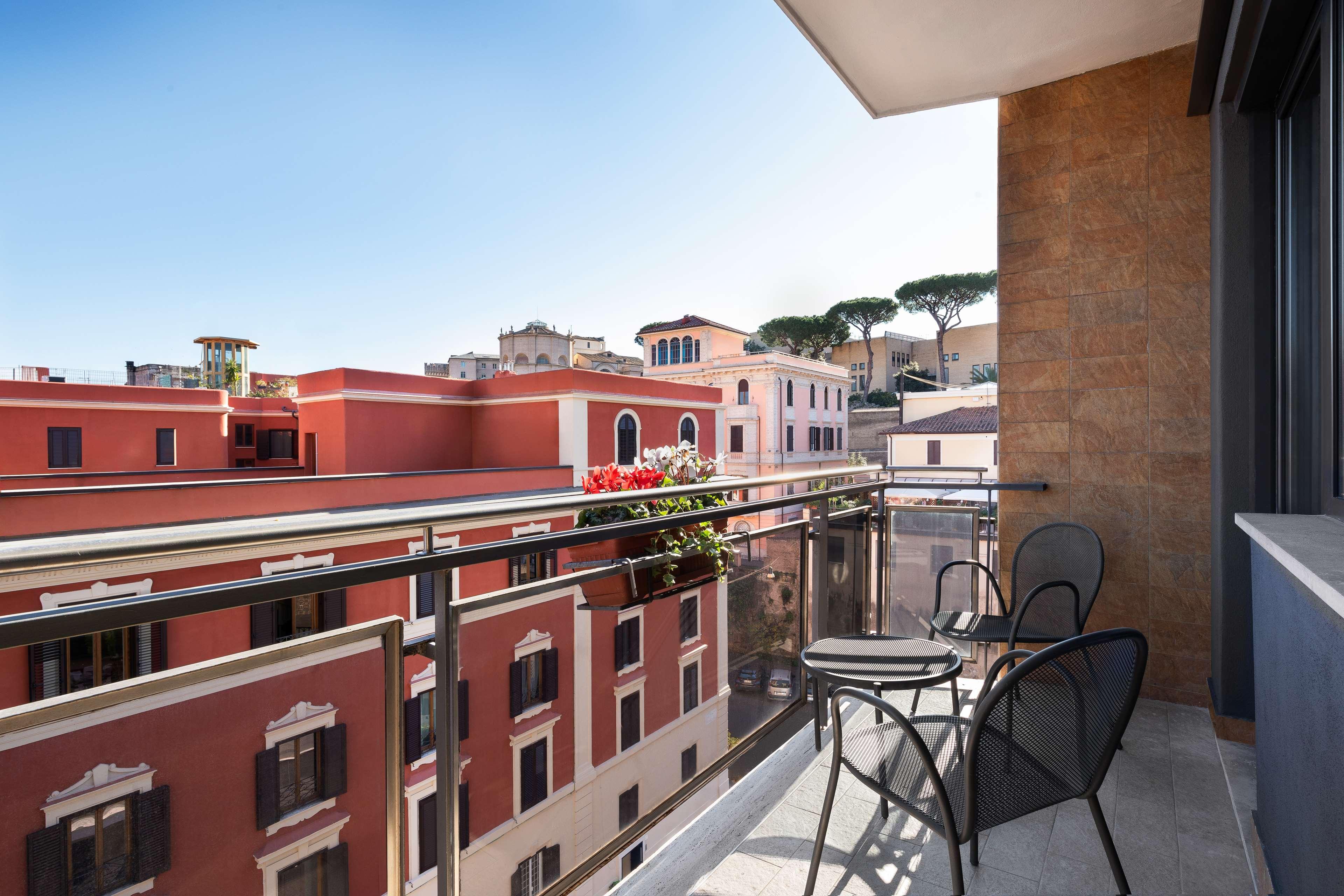 Double or Twin Deluxe Queen Bed