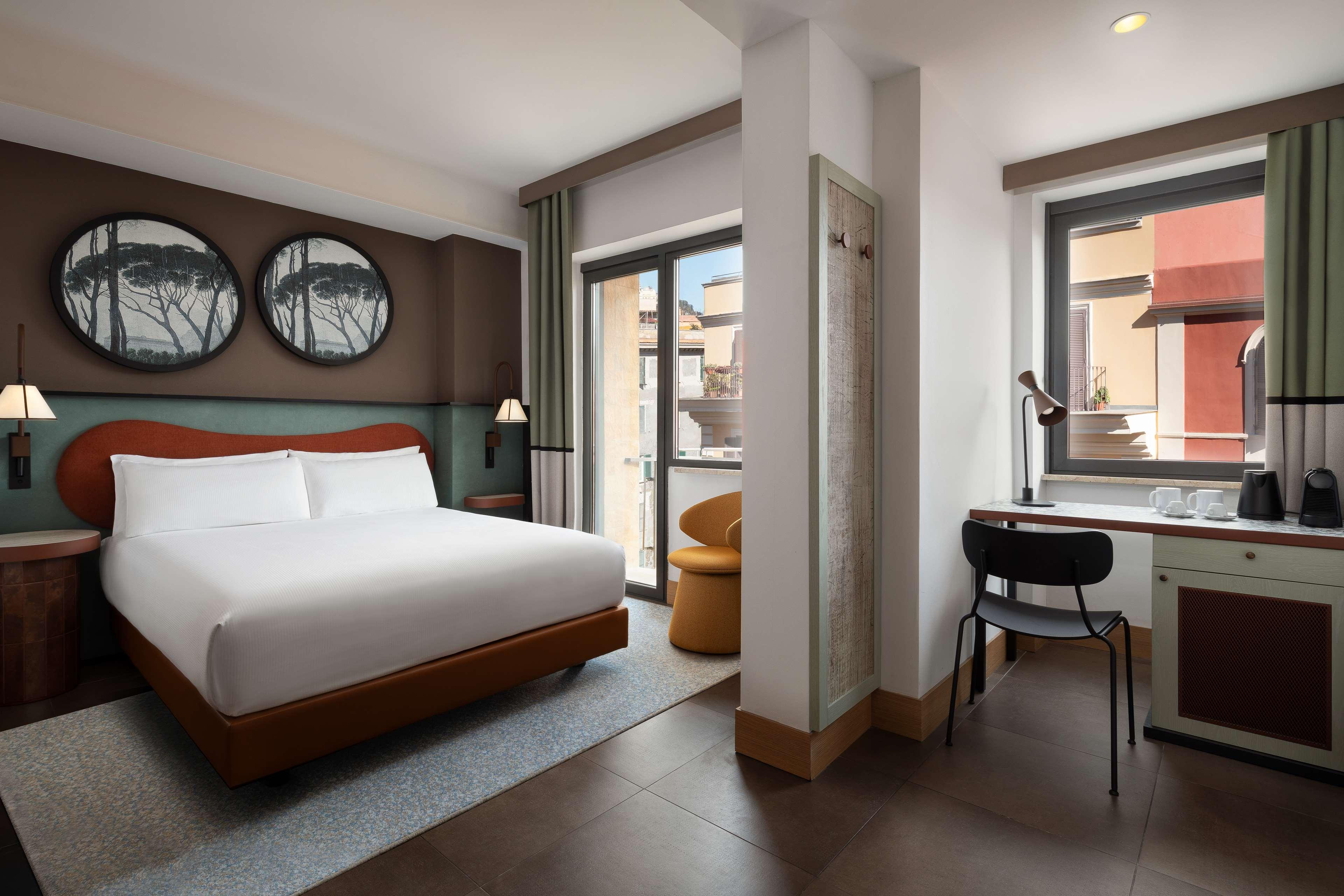 Double or Twin Deluxe Queen Bed