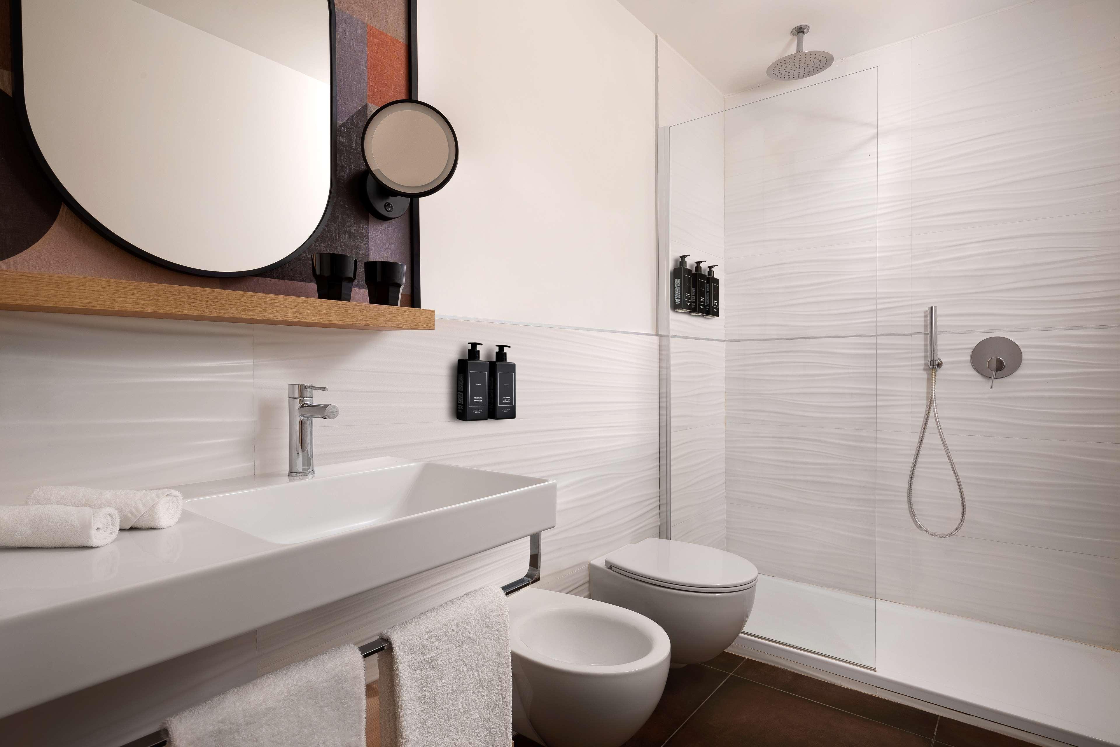 Double or Twin Deluxe Queen Bed