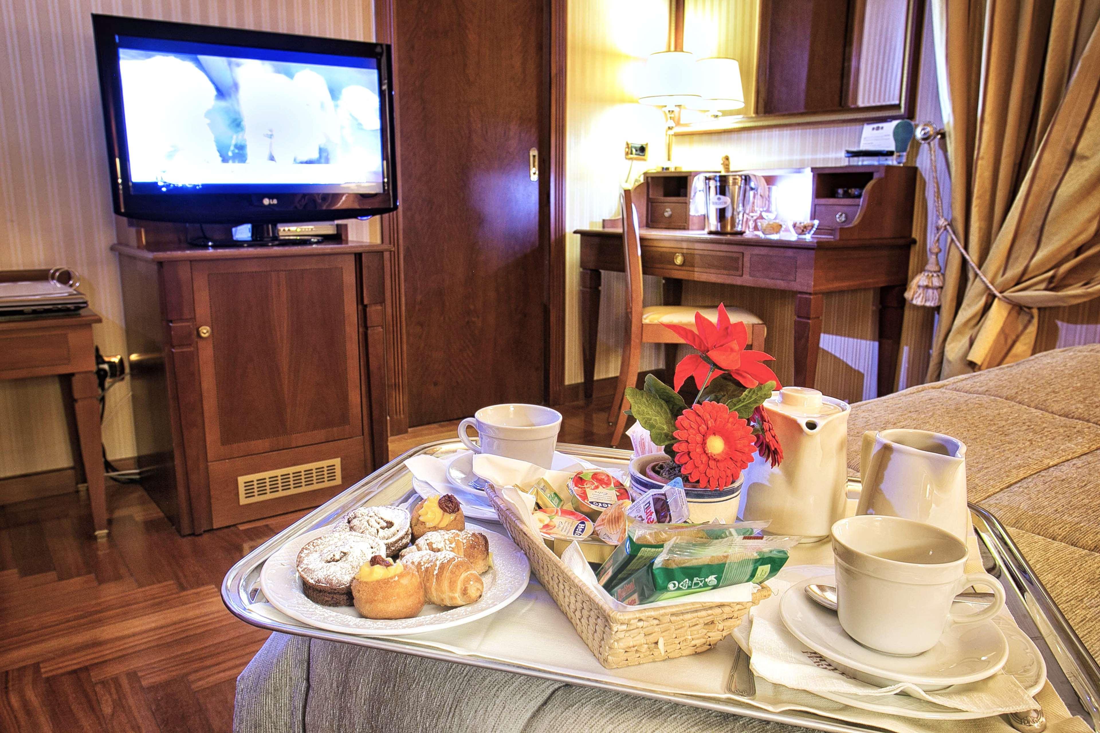 Double Queen Size Bed