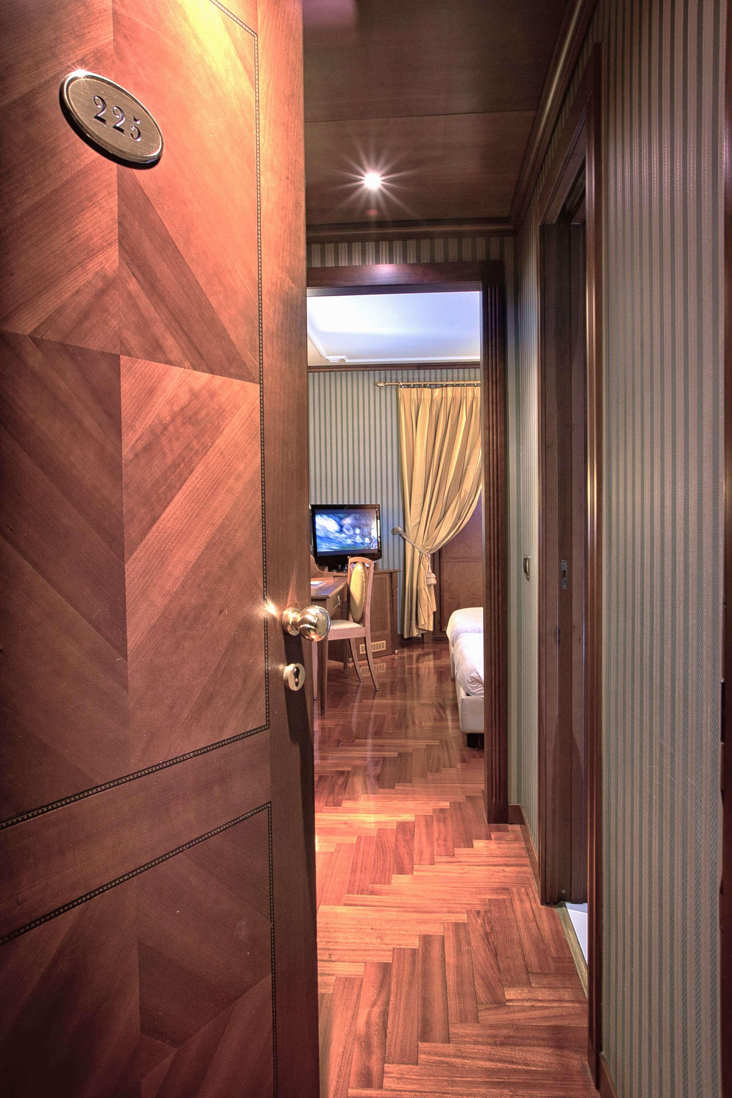 Double Queen Size Bed