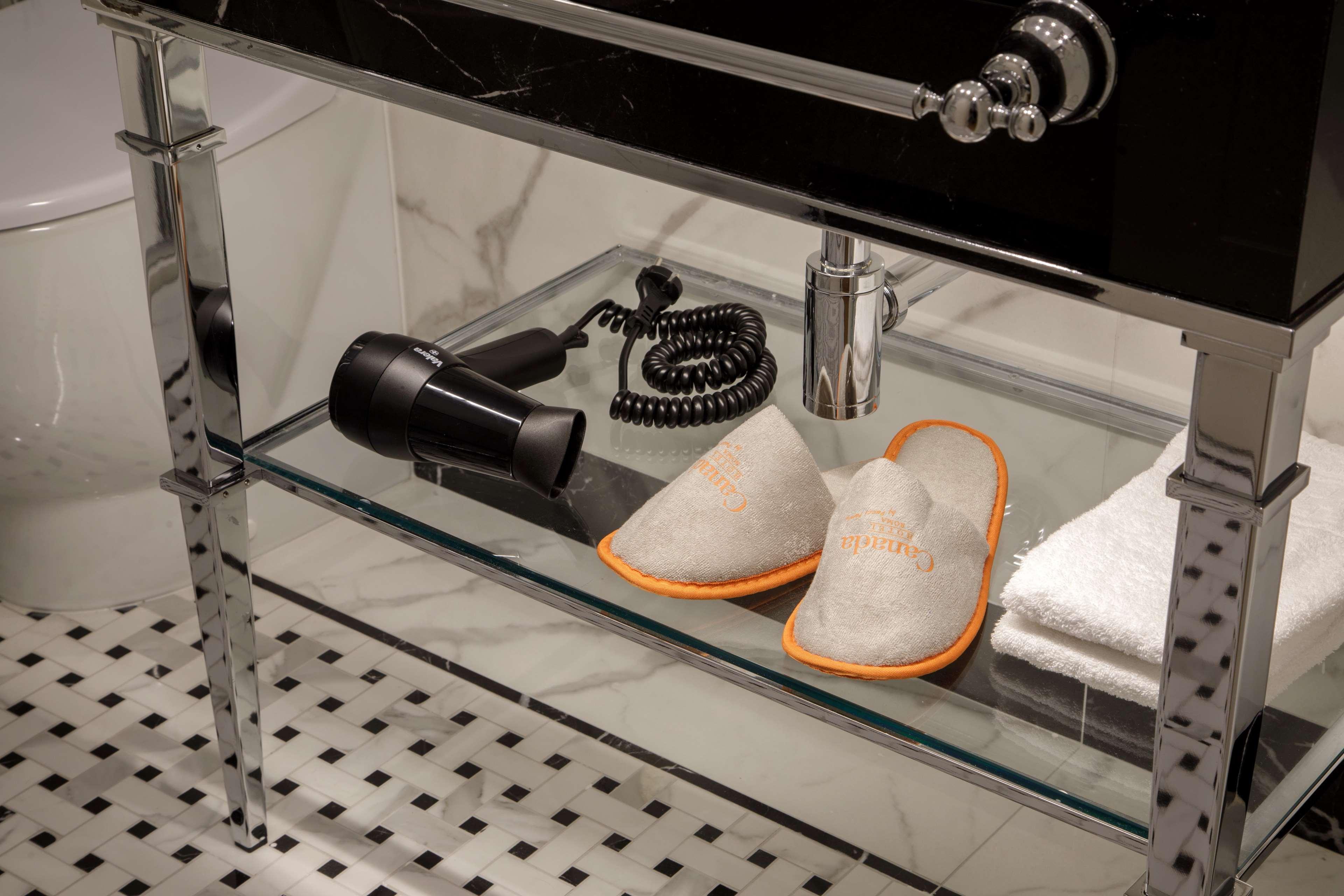 Family Room Connecting Room