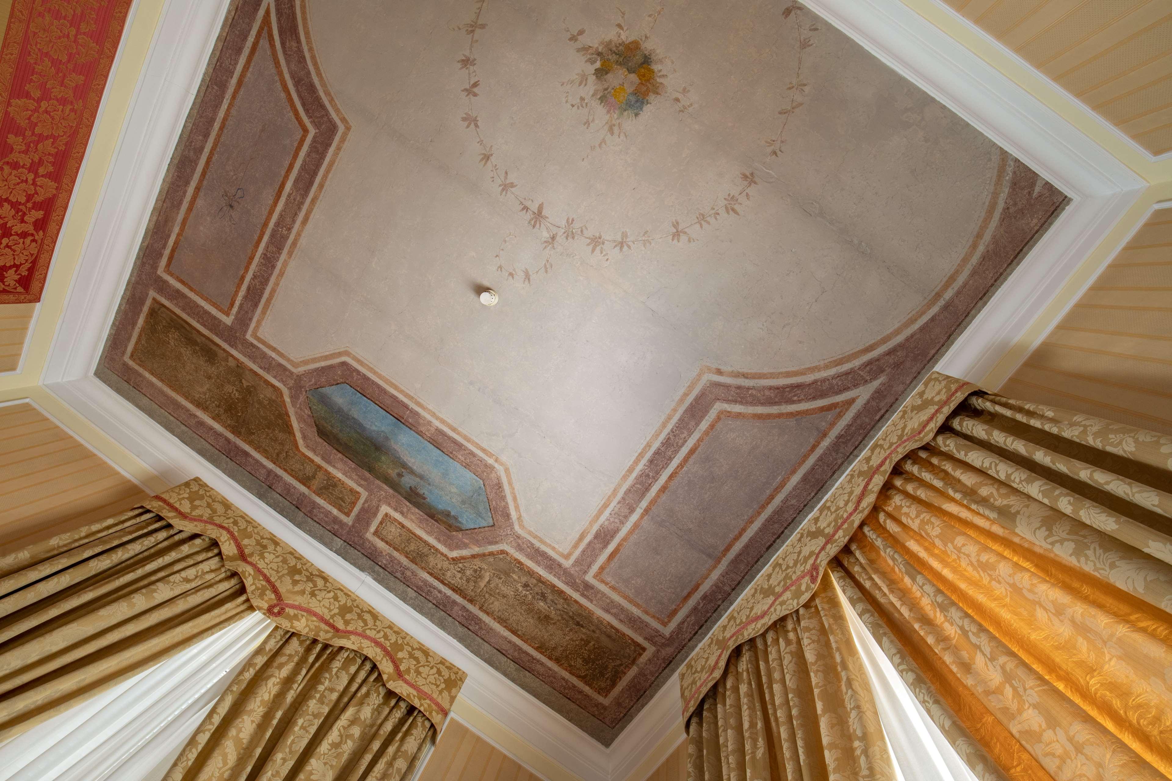 Double Deluxe Queen Bed