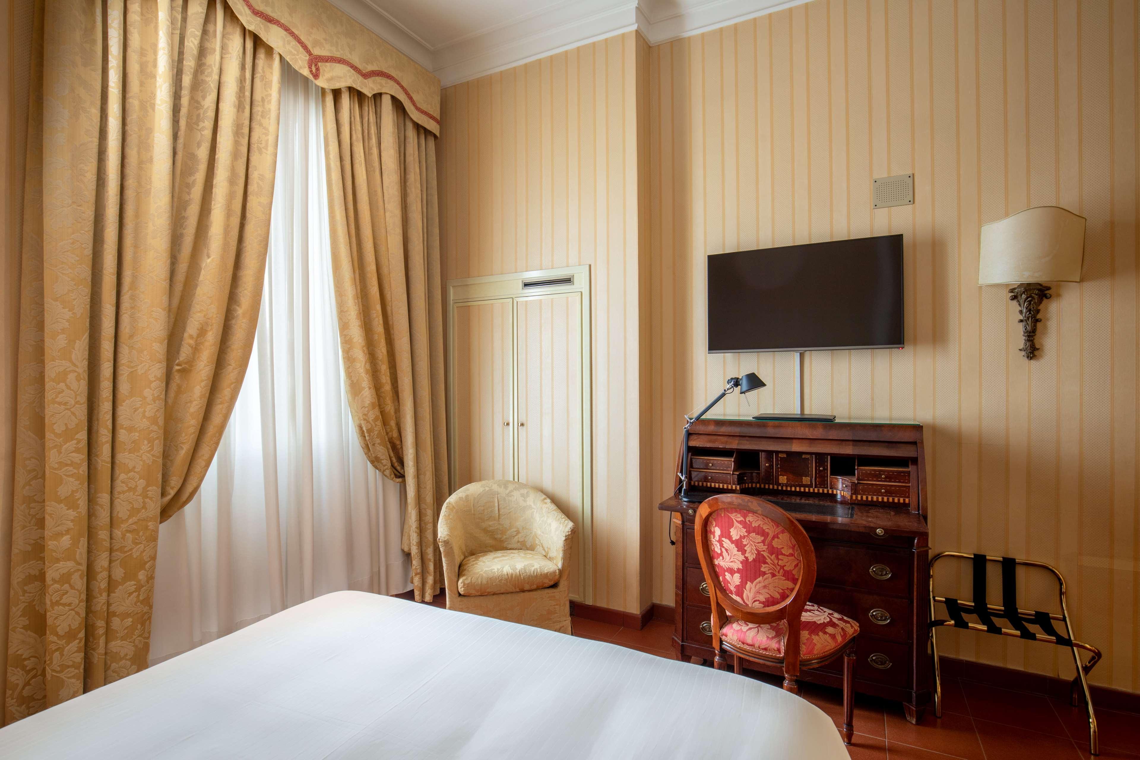 Double Queen Size Bed