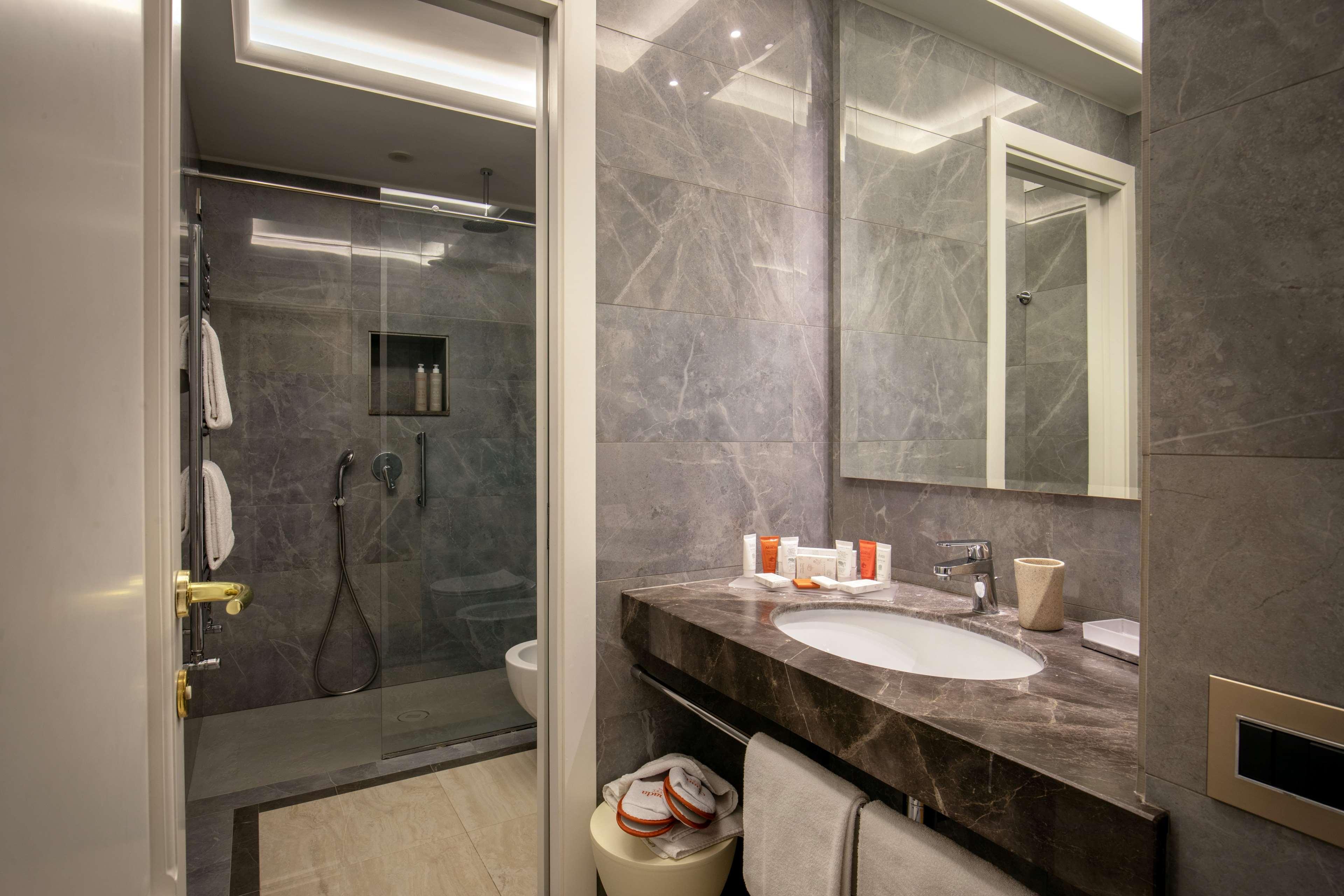 Junior Suite King Size Bed