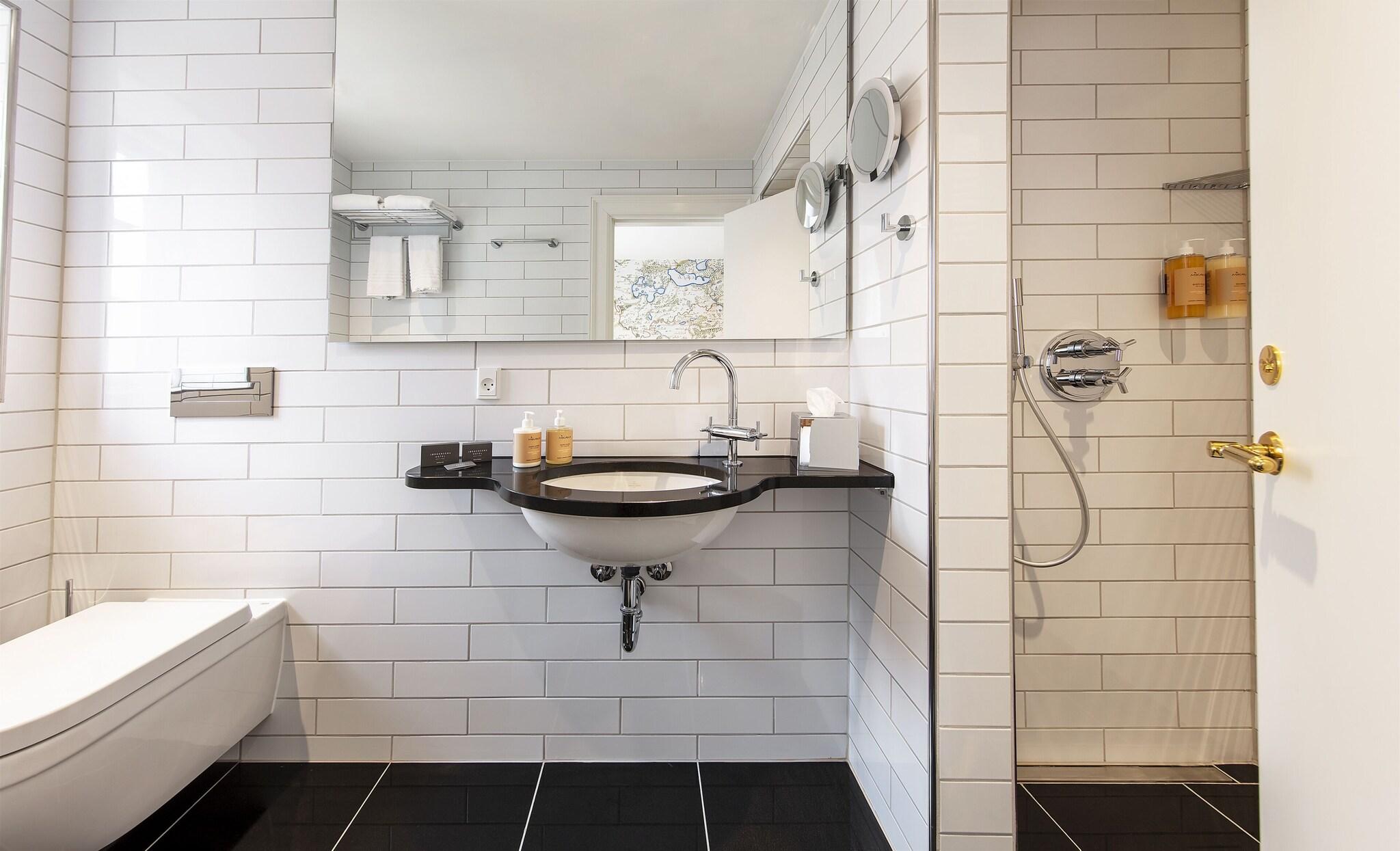 Double Superior Queen Bed