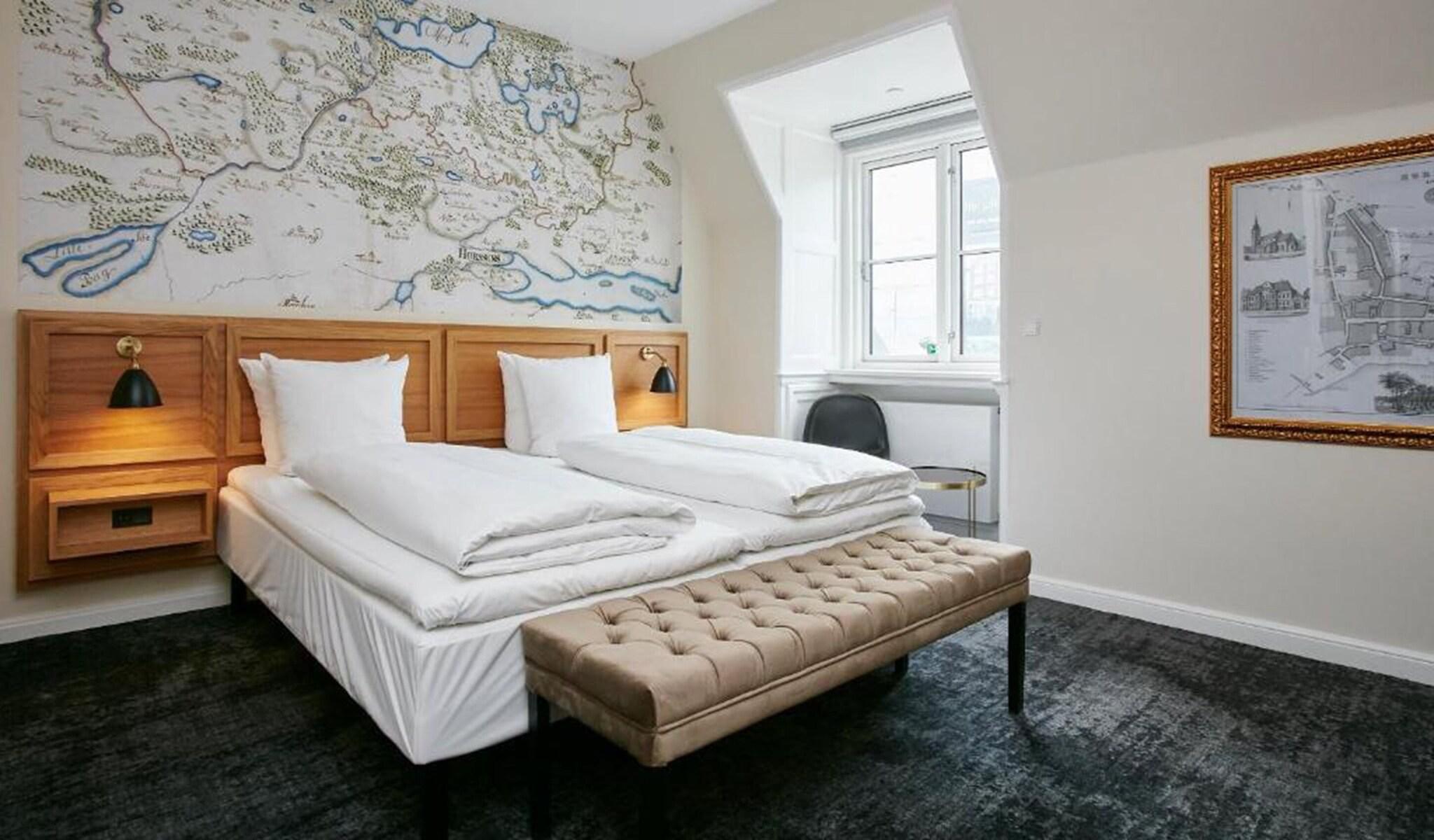 Double Deluxe Queen Bed