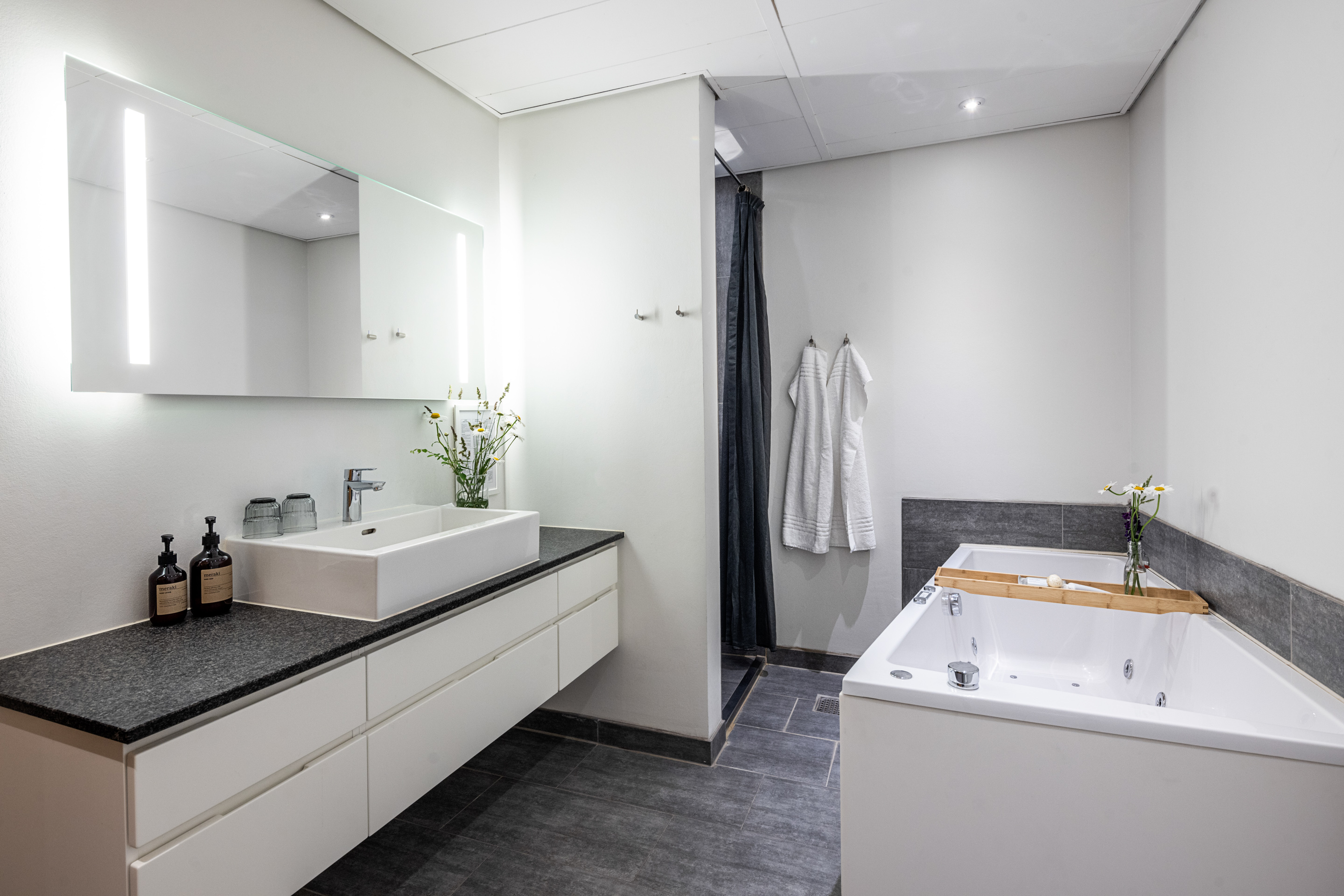 Junior Suite King Size Bed