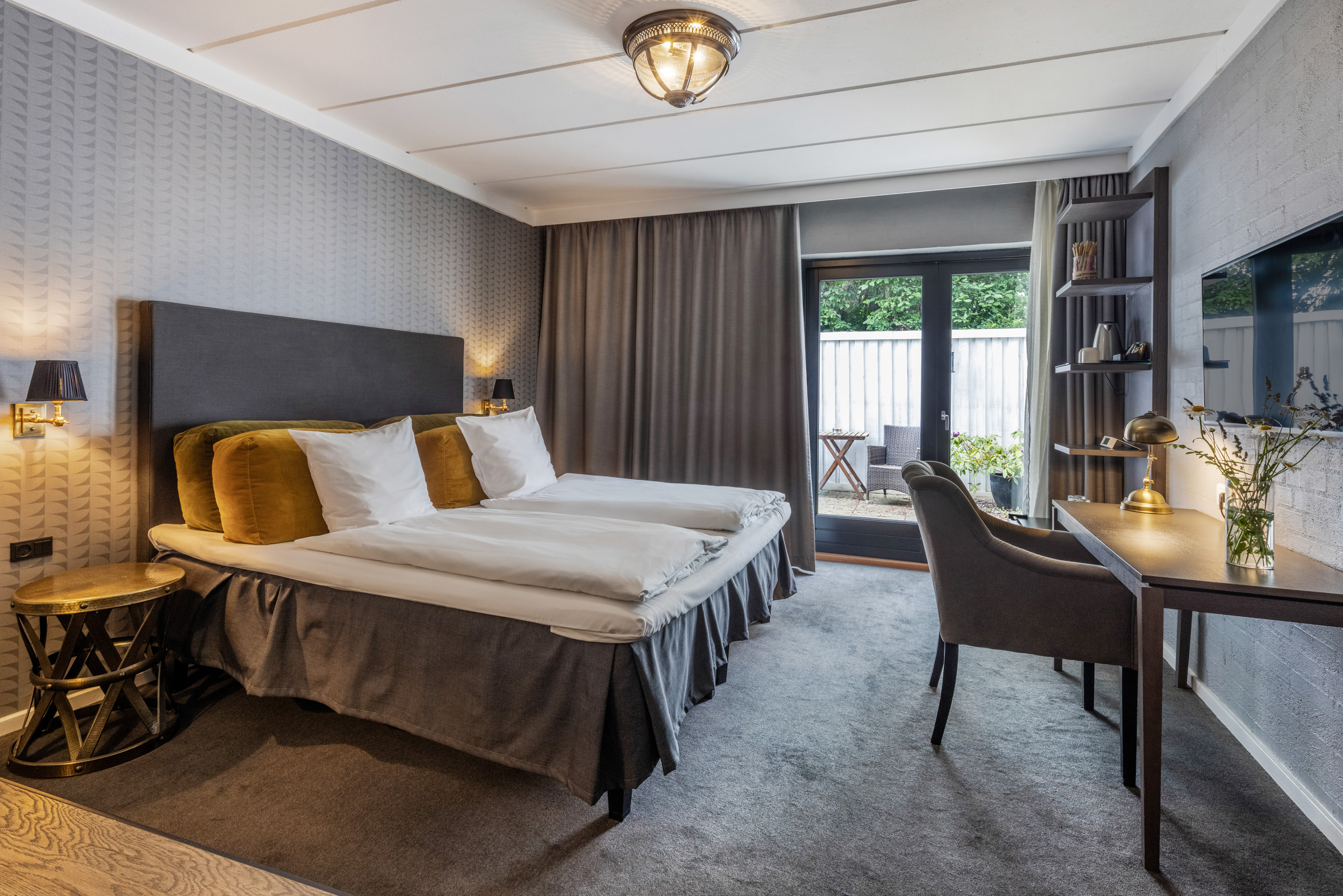 Junior Suite King Size Bed