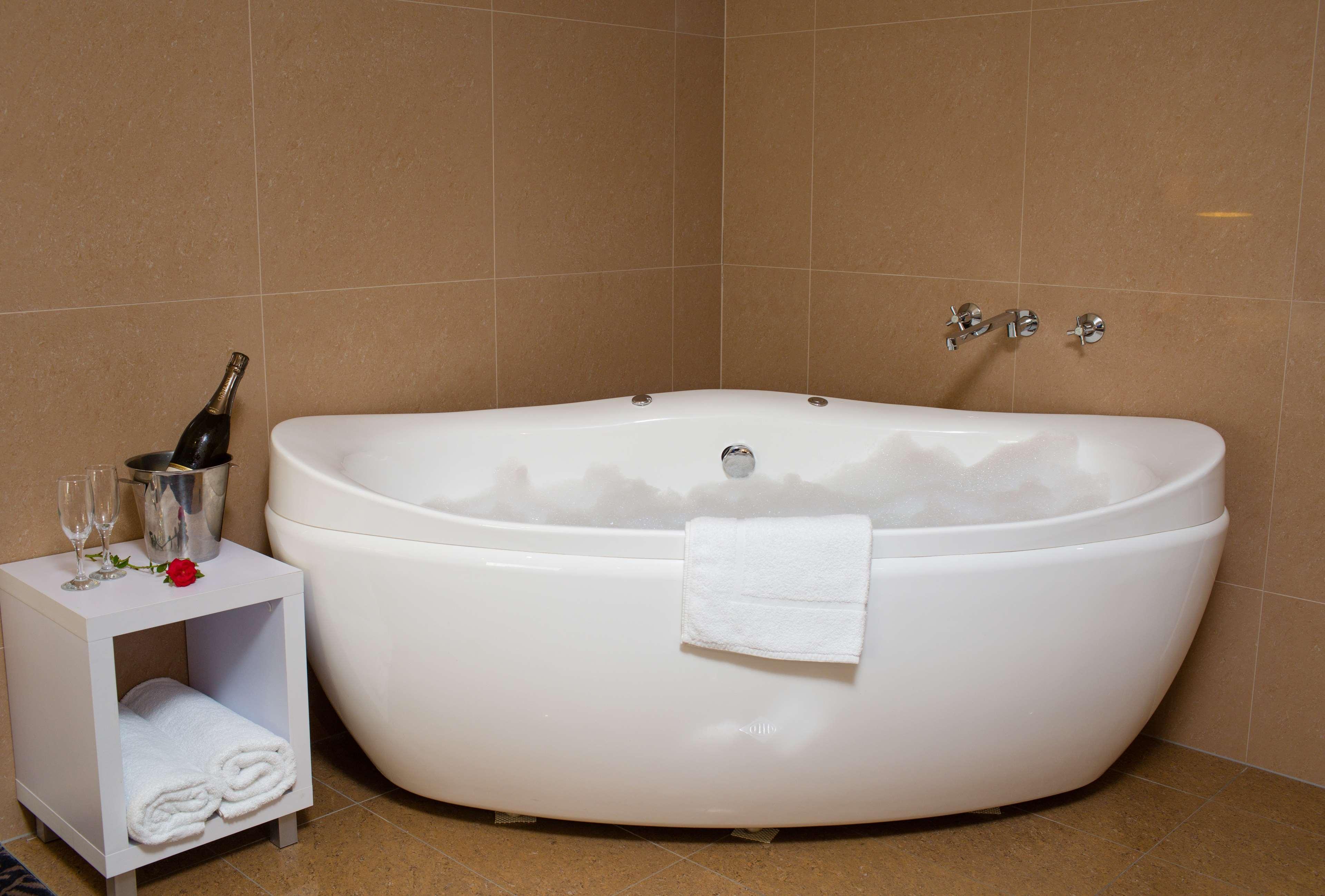 Double King Bed Non Smoking