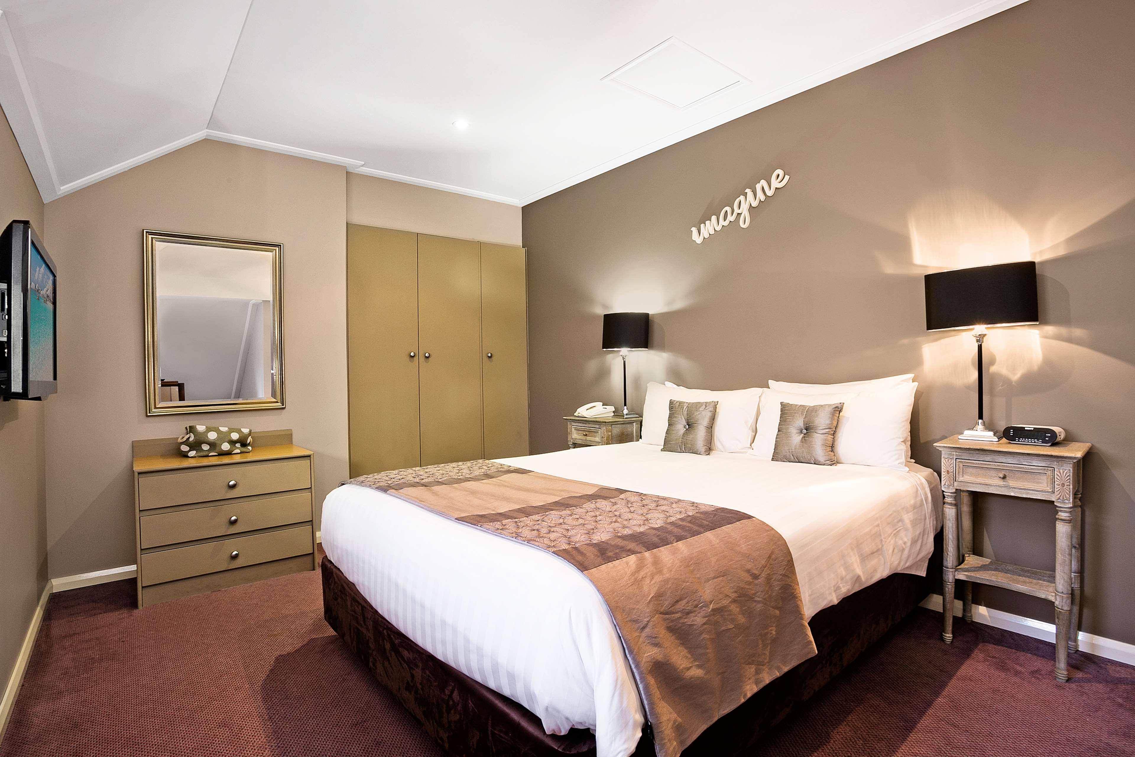 Suite Queen Bed Non Smoking