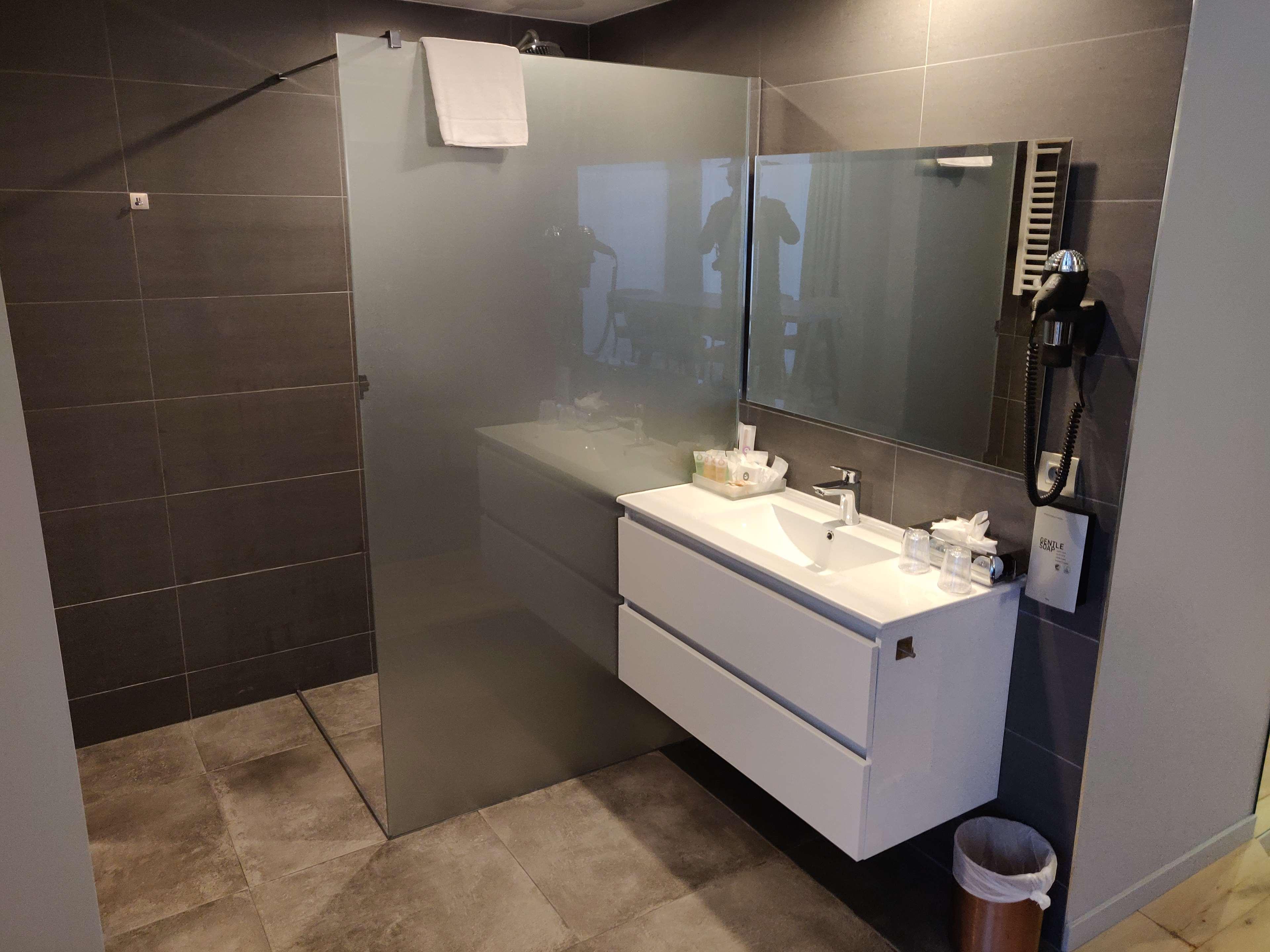 Double Queen Bed Non Smoking