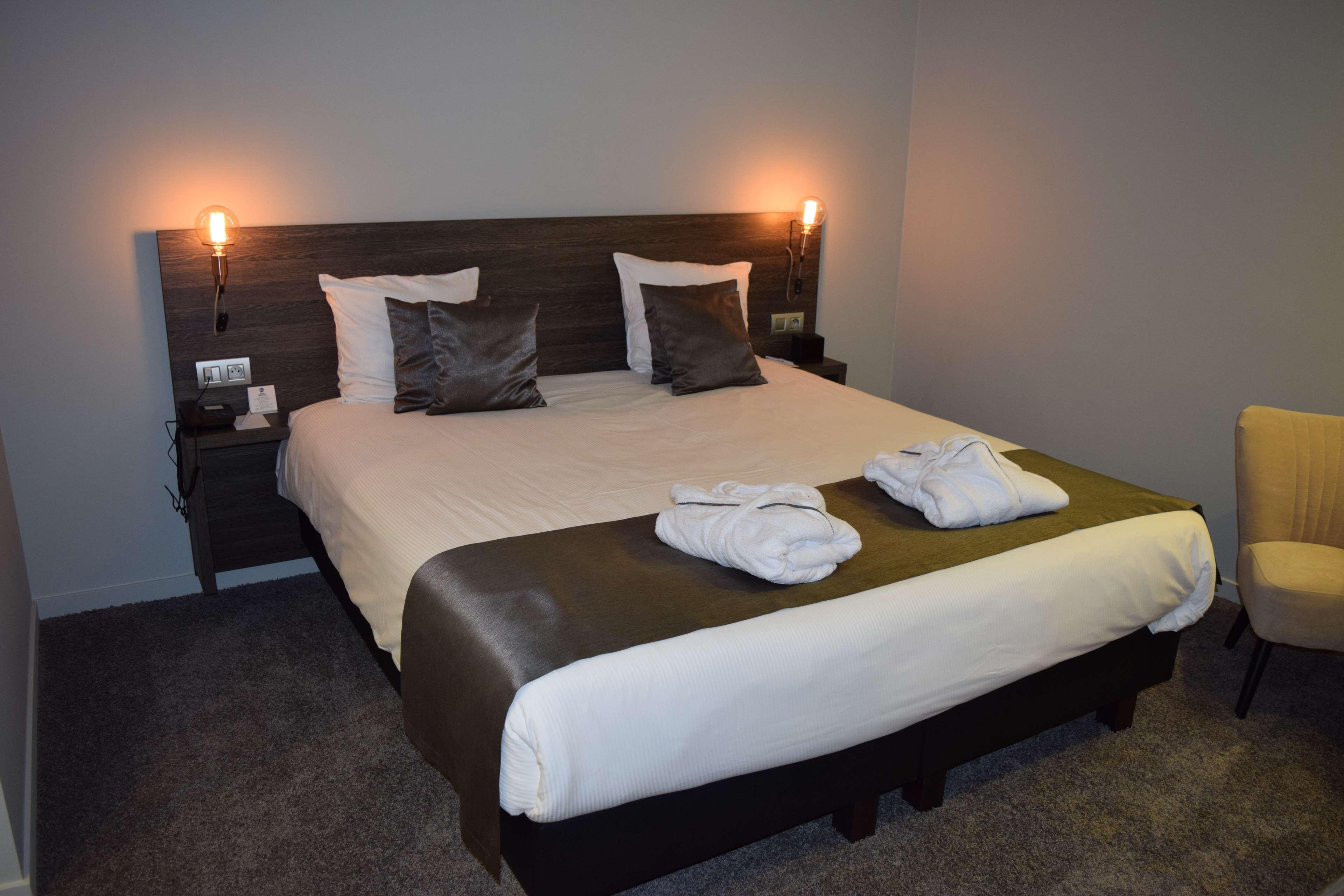 Double Queen Size Bed