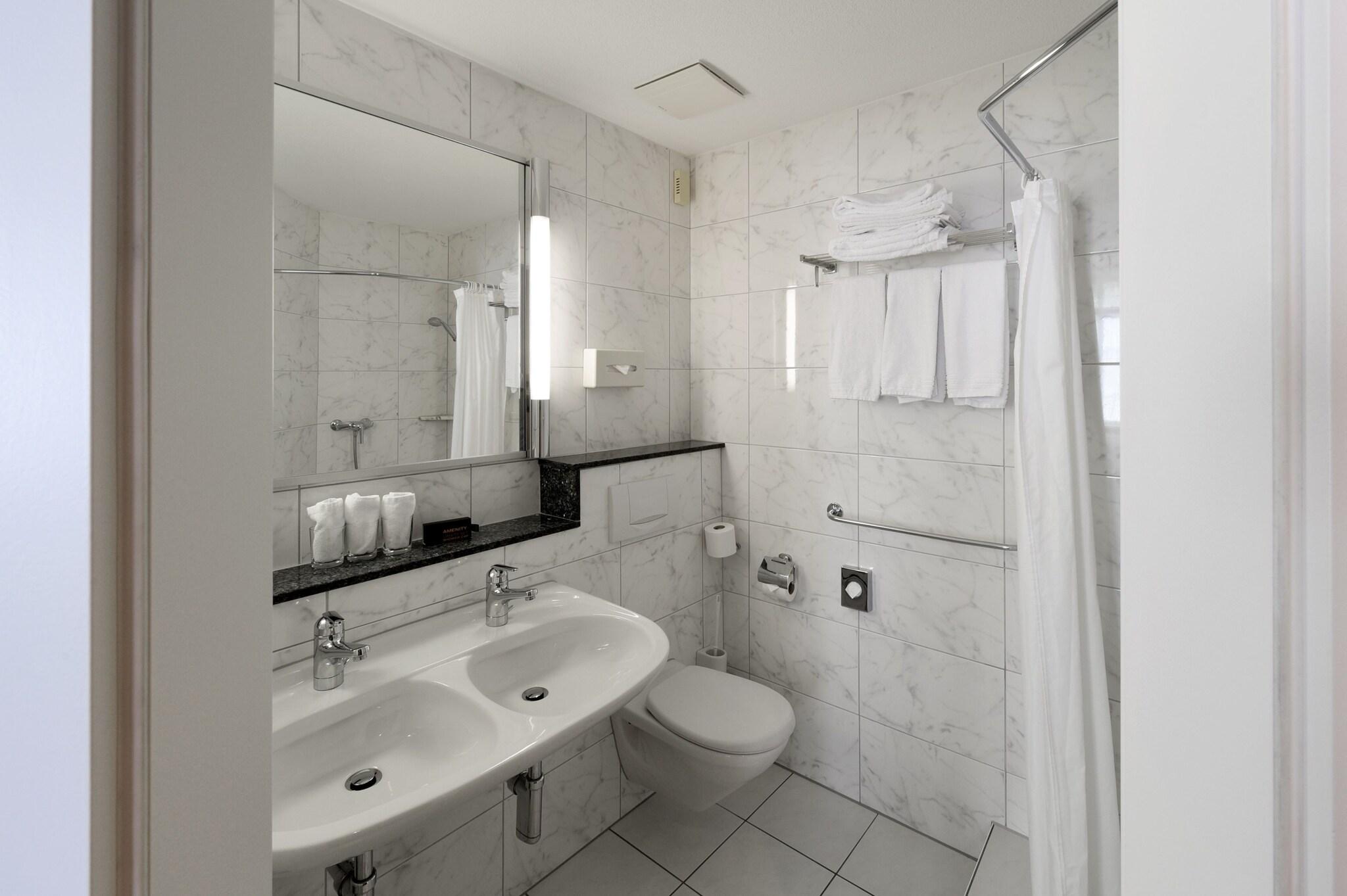 Quadruple Queen Size Bed