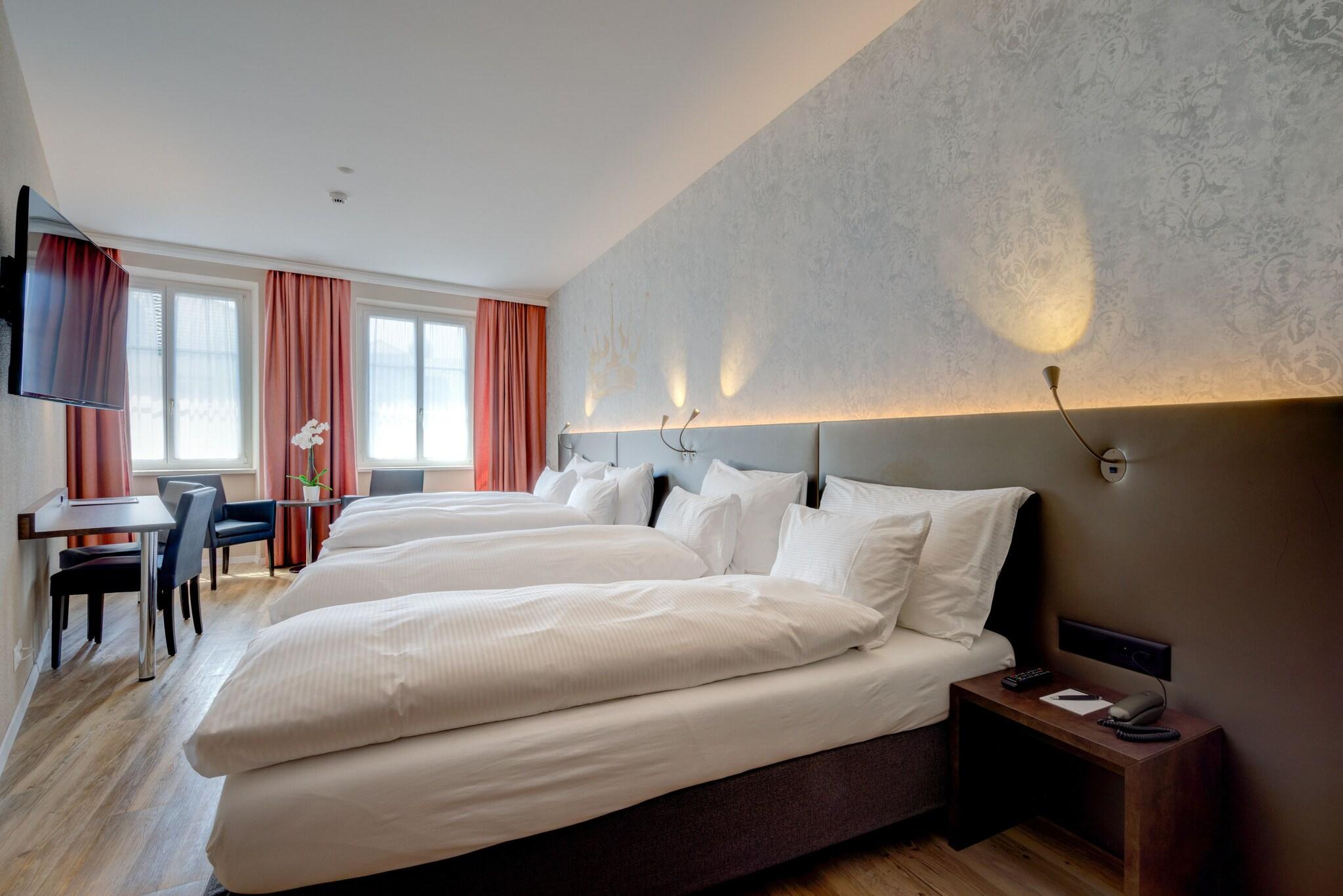 Quadruple Queen Size Bed