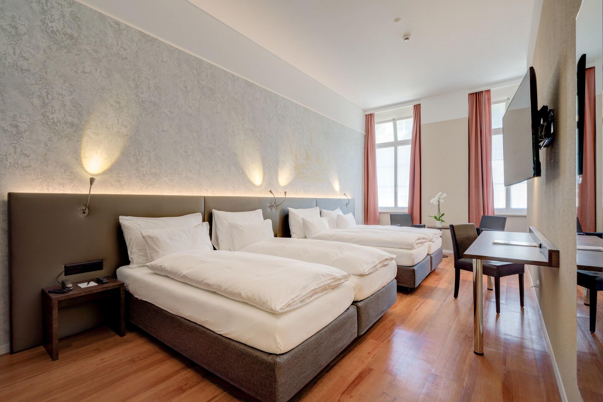 Quadruple Queen Size Bed