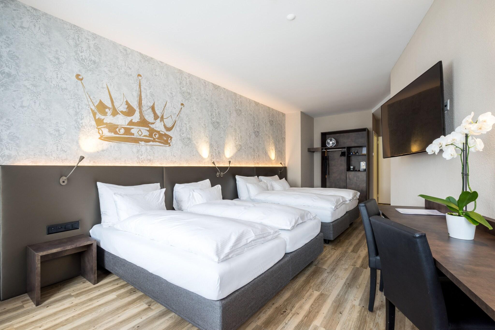 Quadruple Queen Size Bed