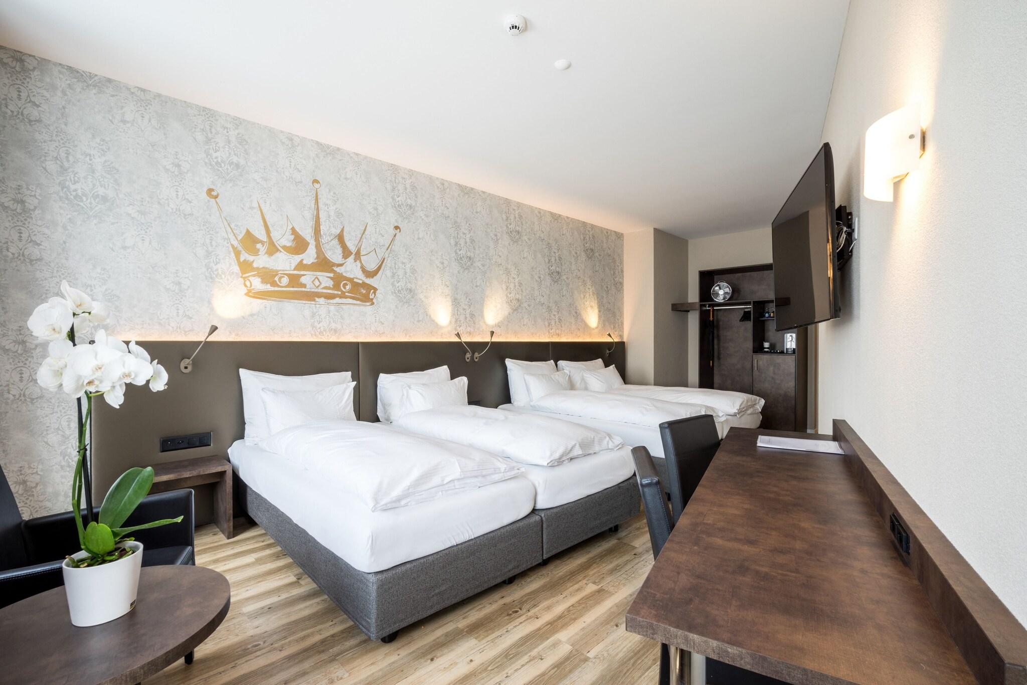 Quadruple Queen Size Bed